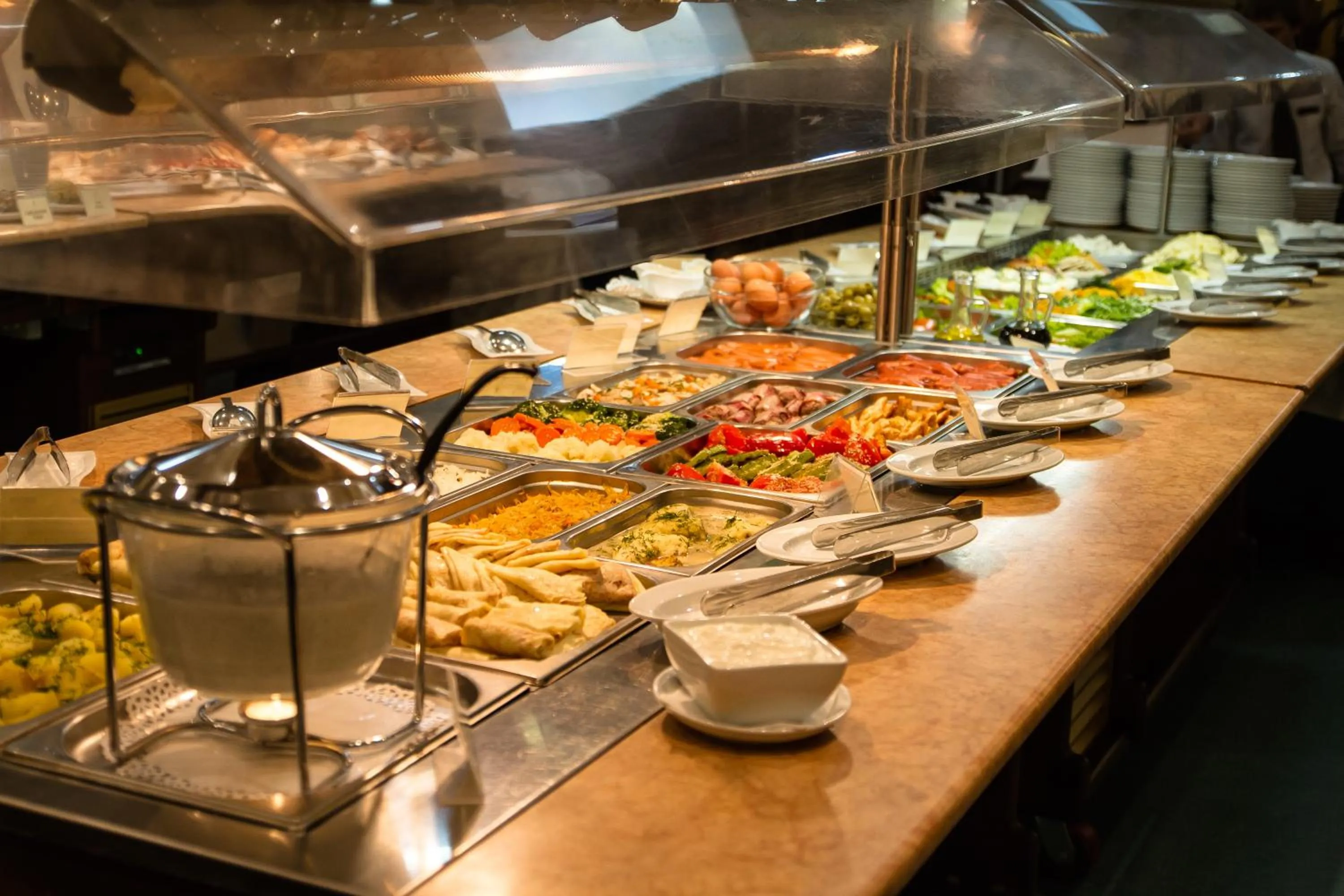 Restaurant/places to eat in Premier Hotel Dnister