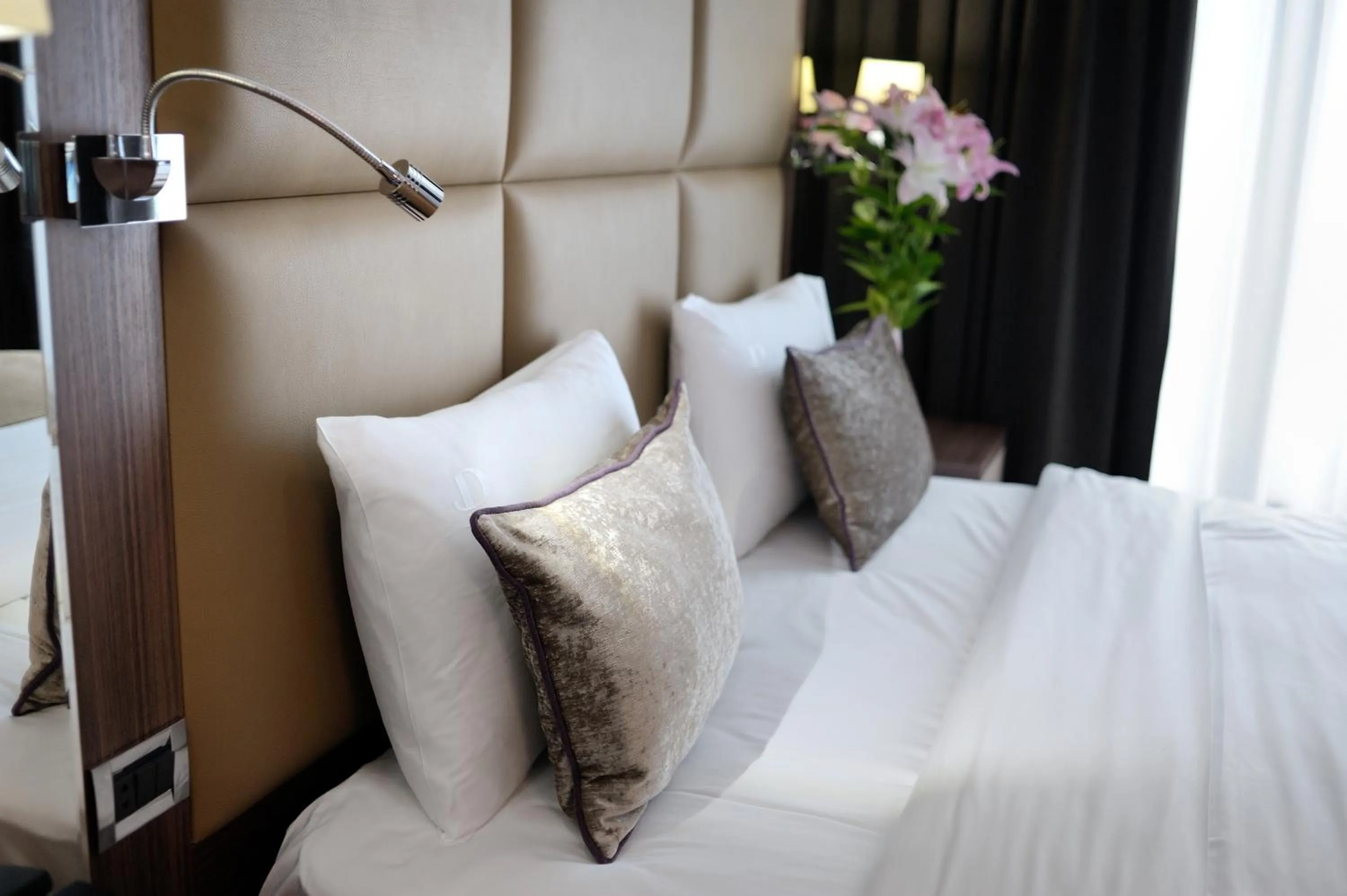 Bed in Premier Hotel Dnister