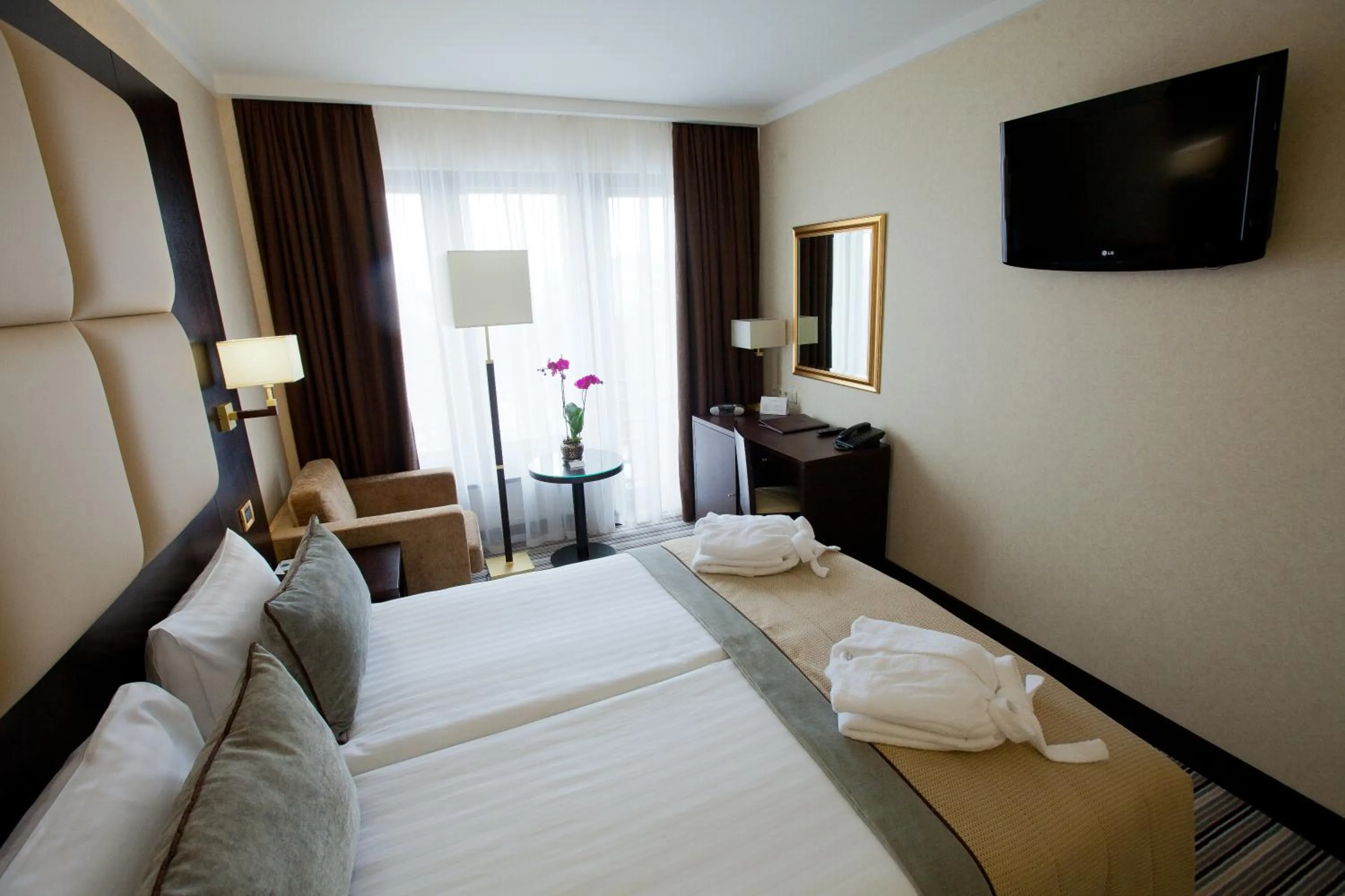 Photo of the whole room, Bed in Premier Hotel Dnister