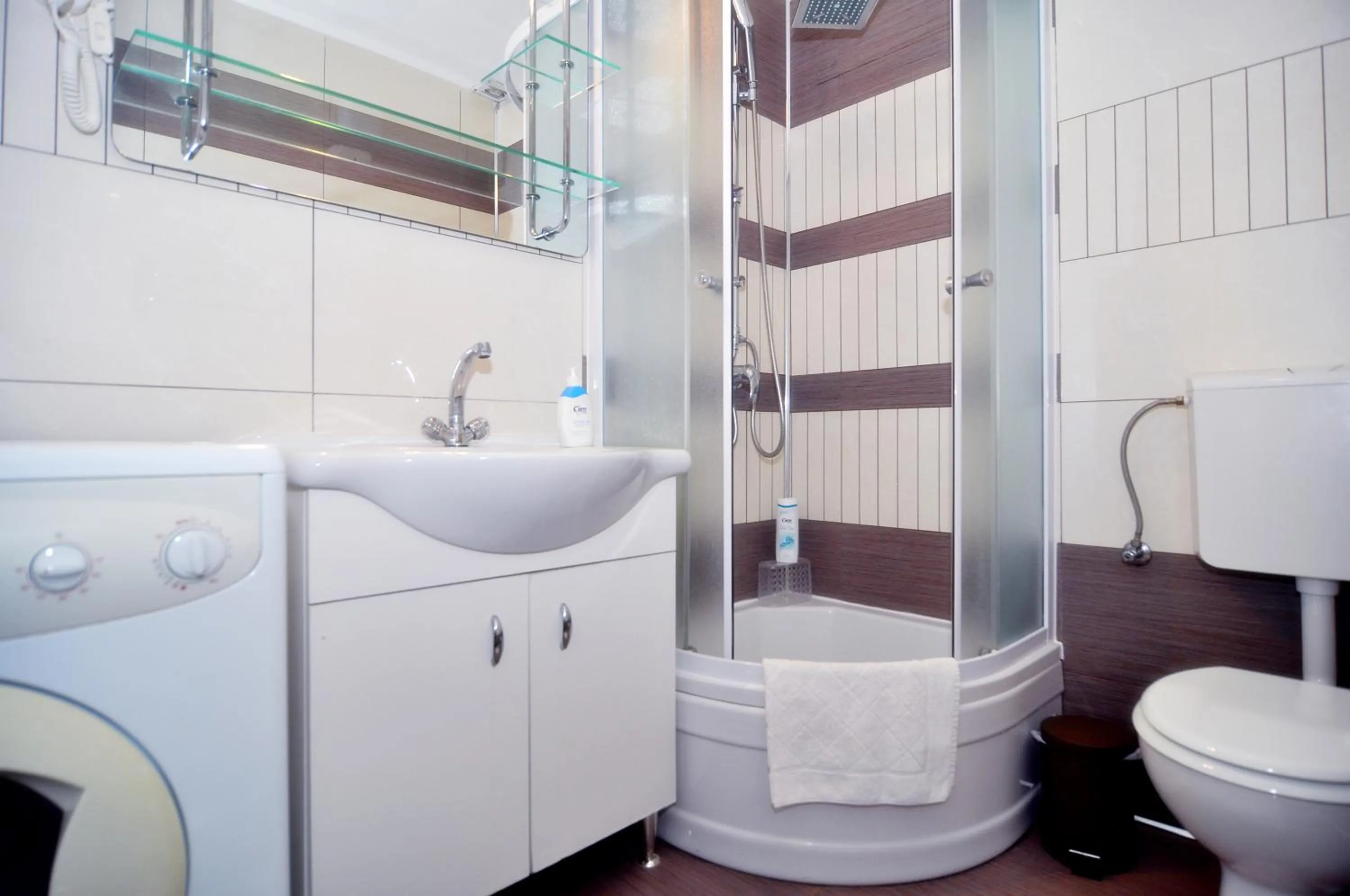 Bathroom in Villa Vanilla with Heated Pool