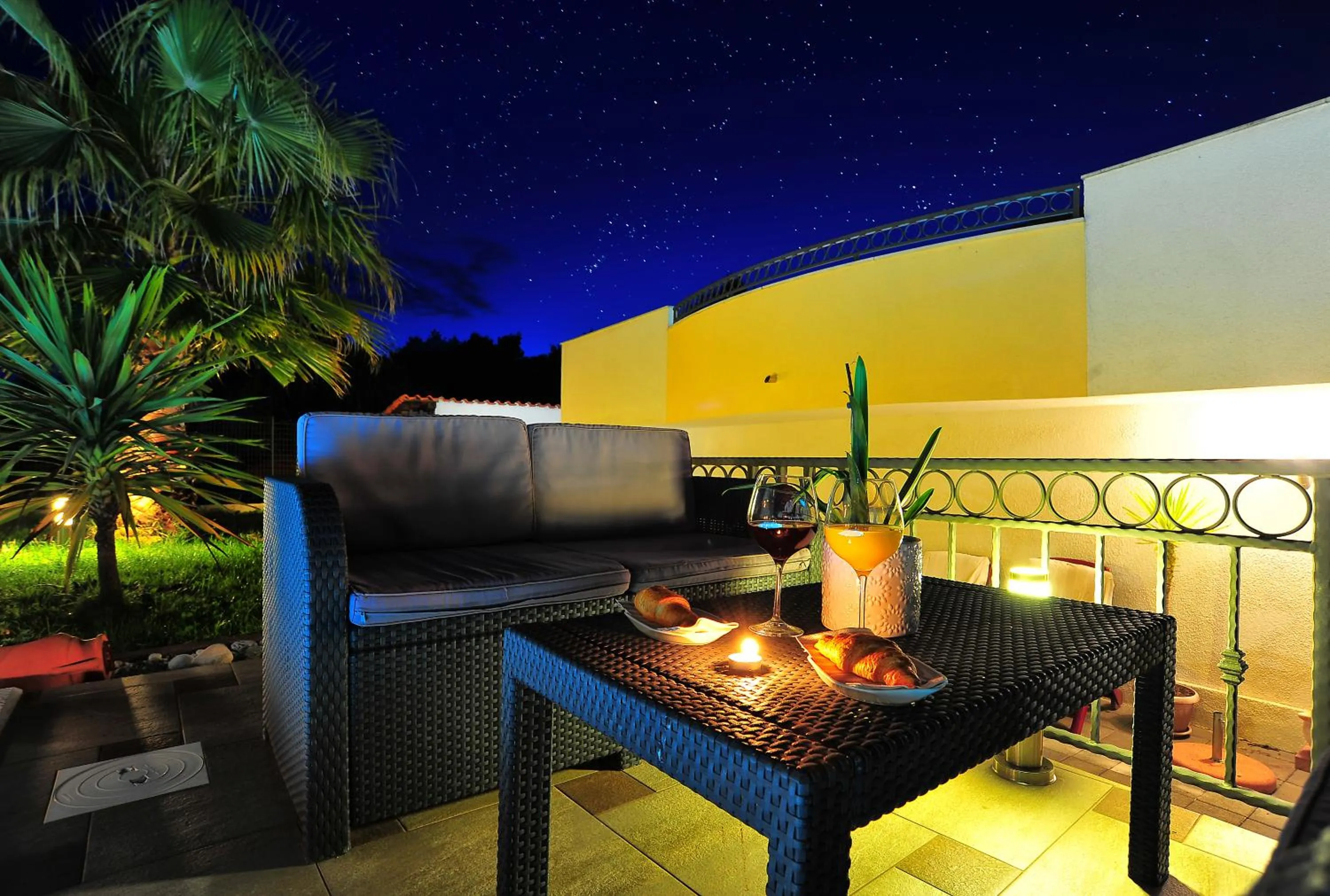 Facade/entrance in Villa Vanilla with Heated Pool