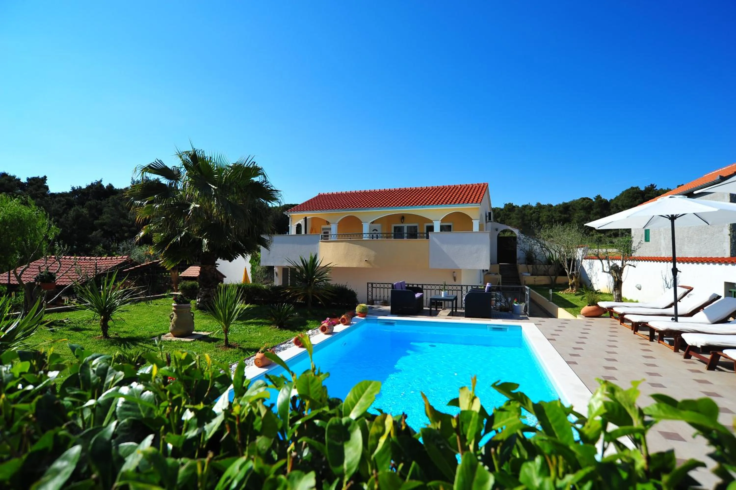 Day in Villa Vanilla with Heated Pool