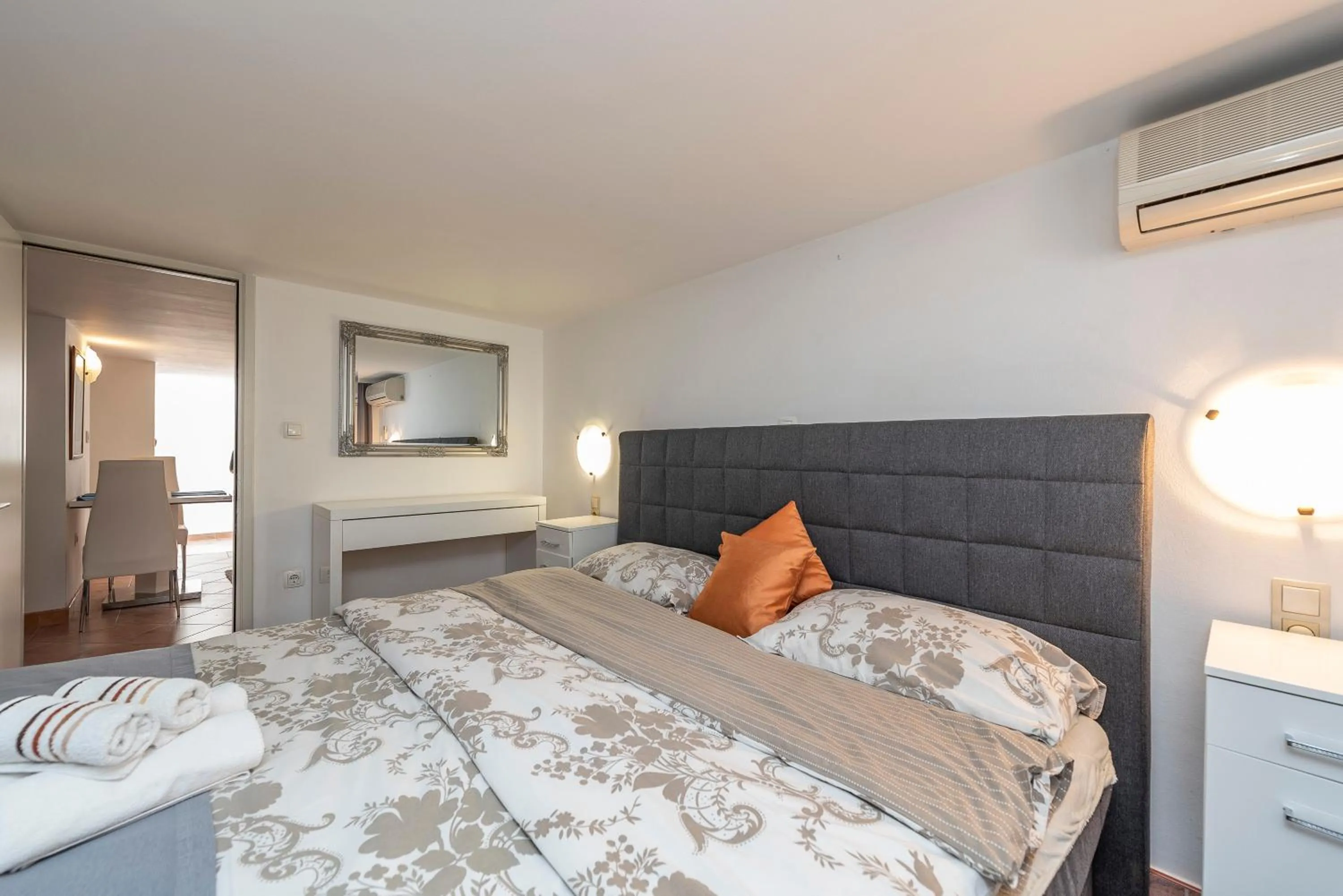 Bed in Villa Vanilla with Heated Pool