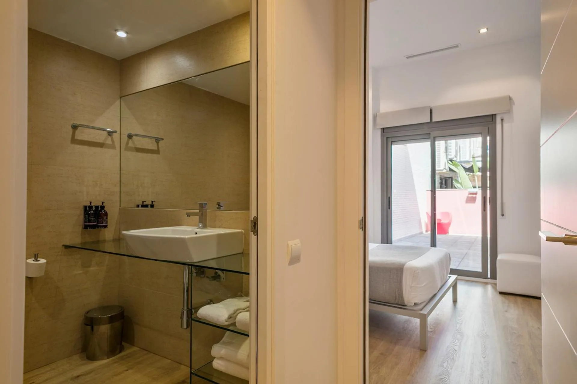 Photo of the whole room in Lugaris Rambla Apartments