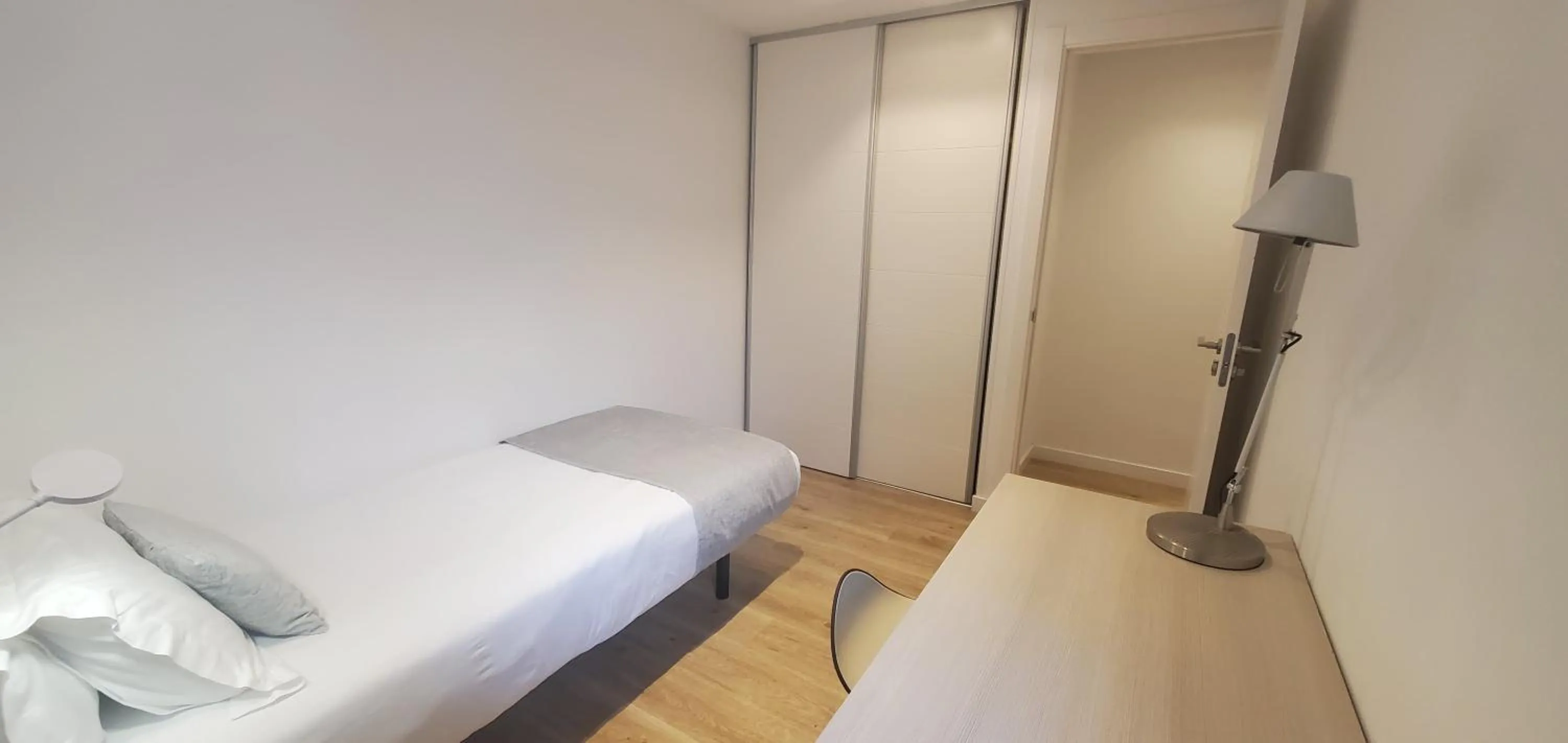 Bedroom, Bed in Lugaris Rambla Apartments