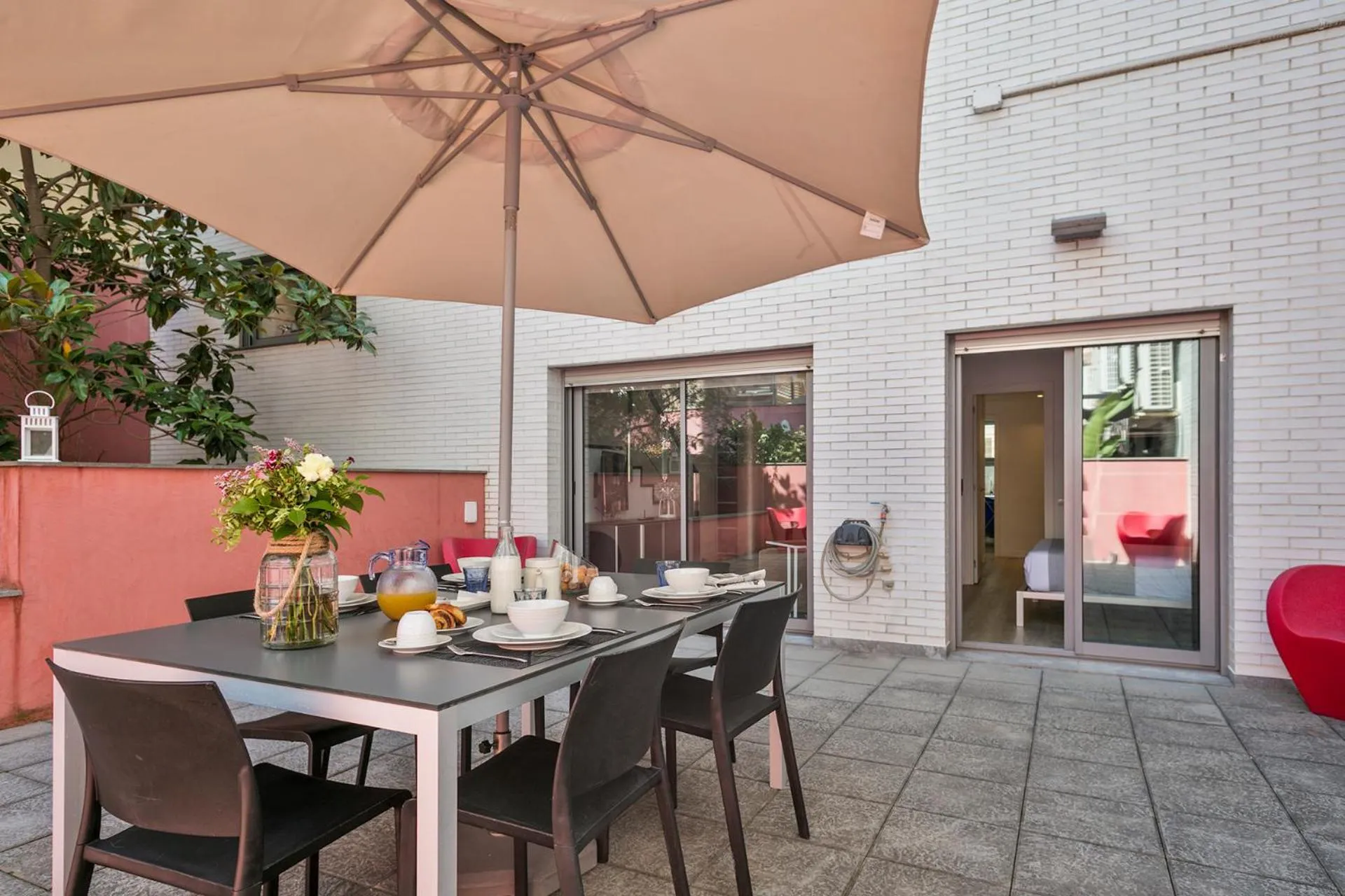Patio in Lugaris Rambla Apartments