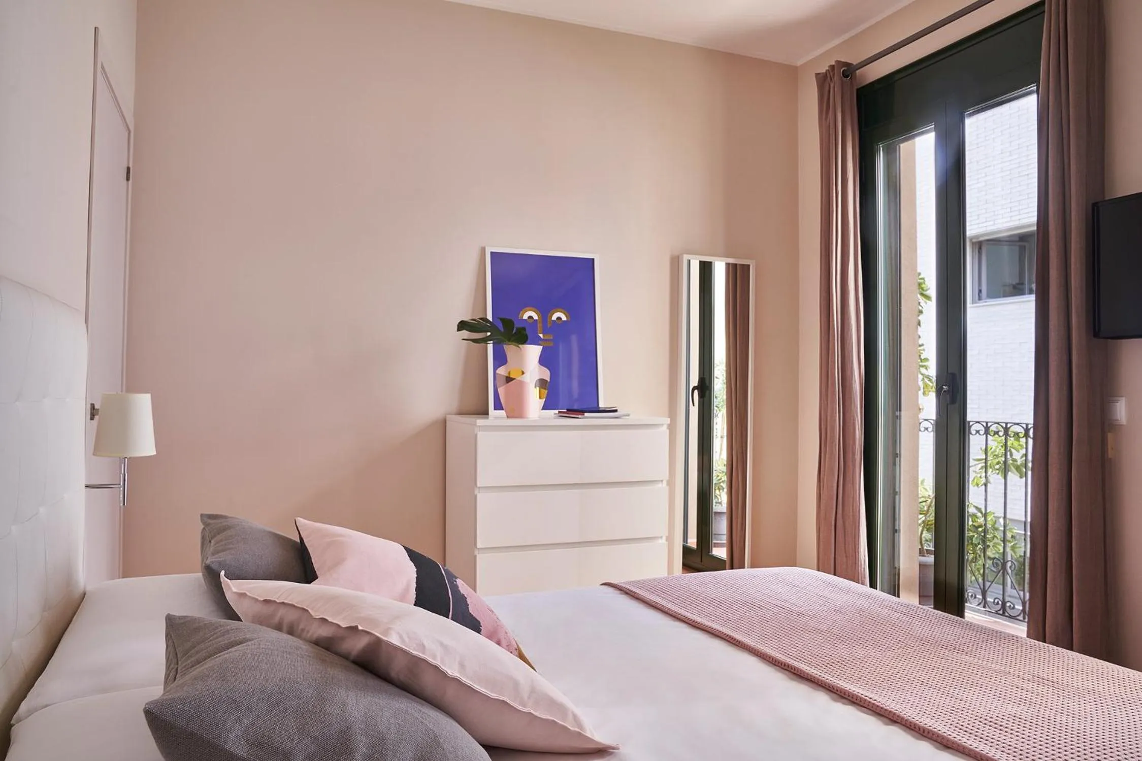 Bed in Lugaris Rambla Apartments