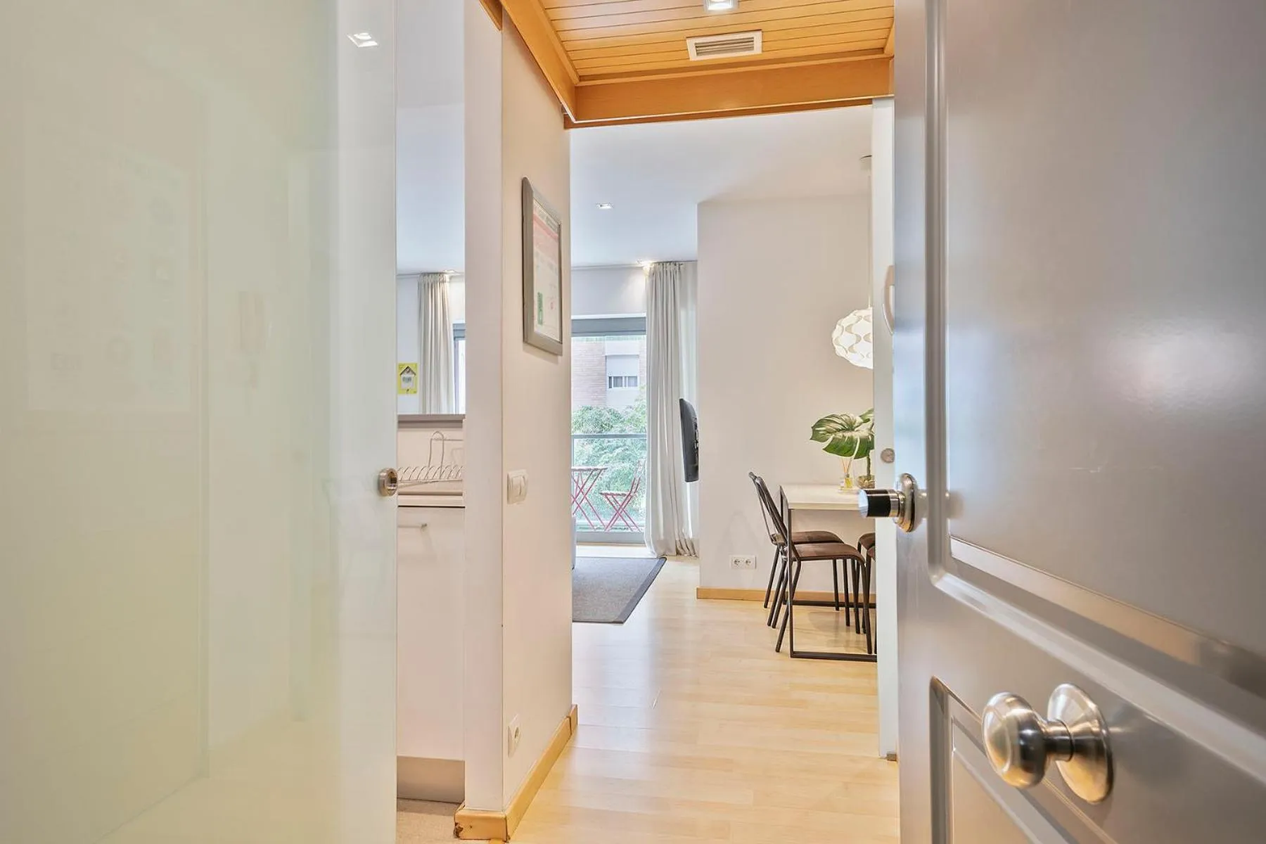 Photo of the whole room in Lugaris Rambla Apartments