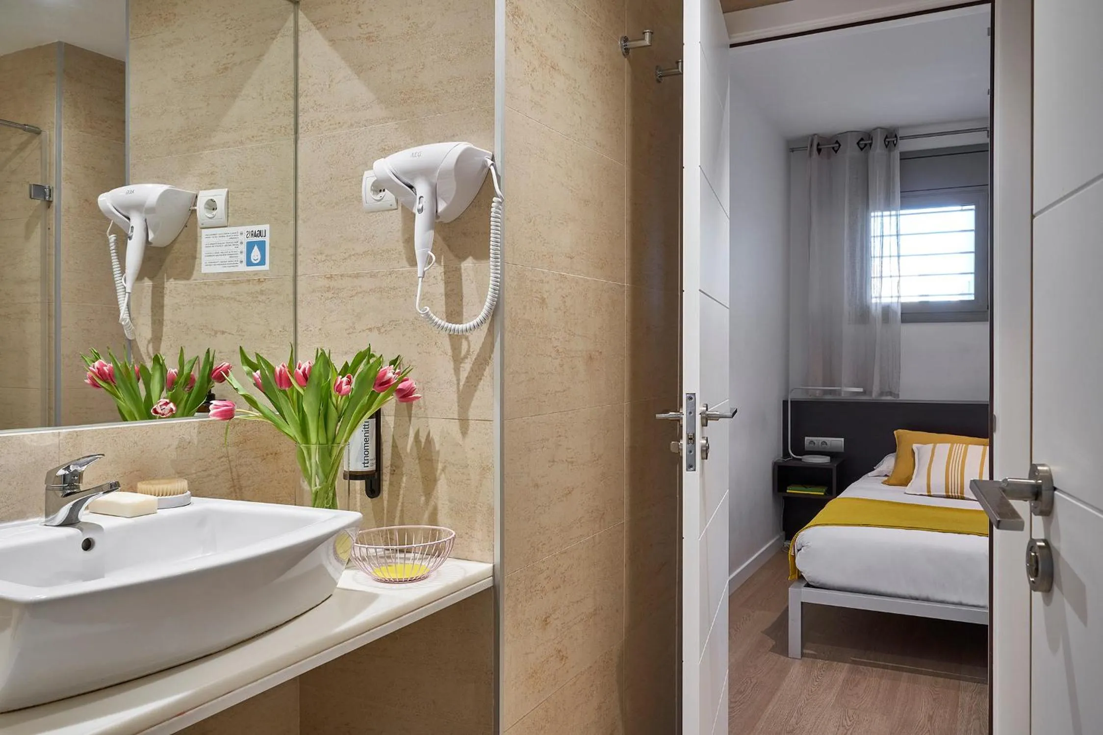 Bathroom in Lugaris Rambla Apartments