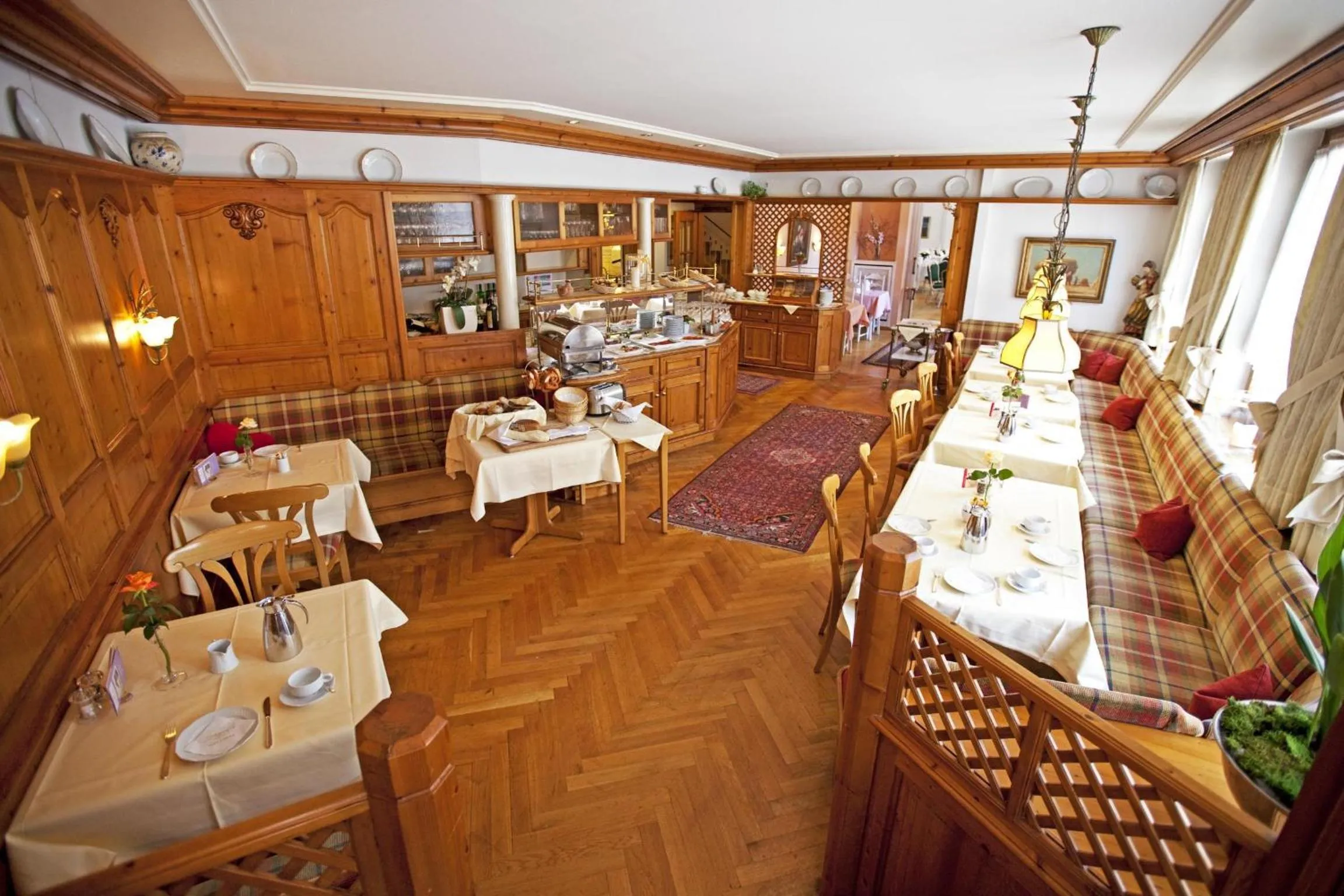 Restaurant/places to eat in Hotel Hirsch