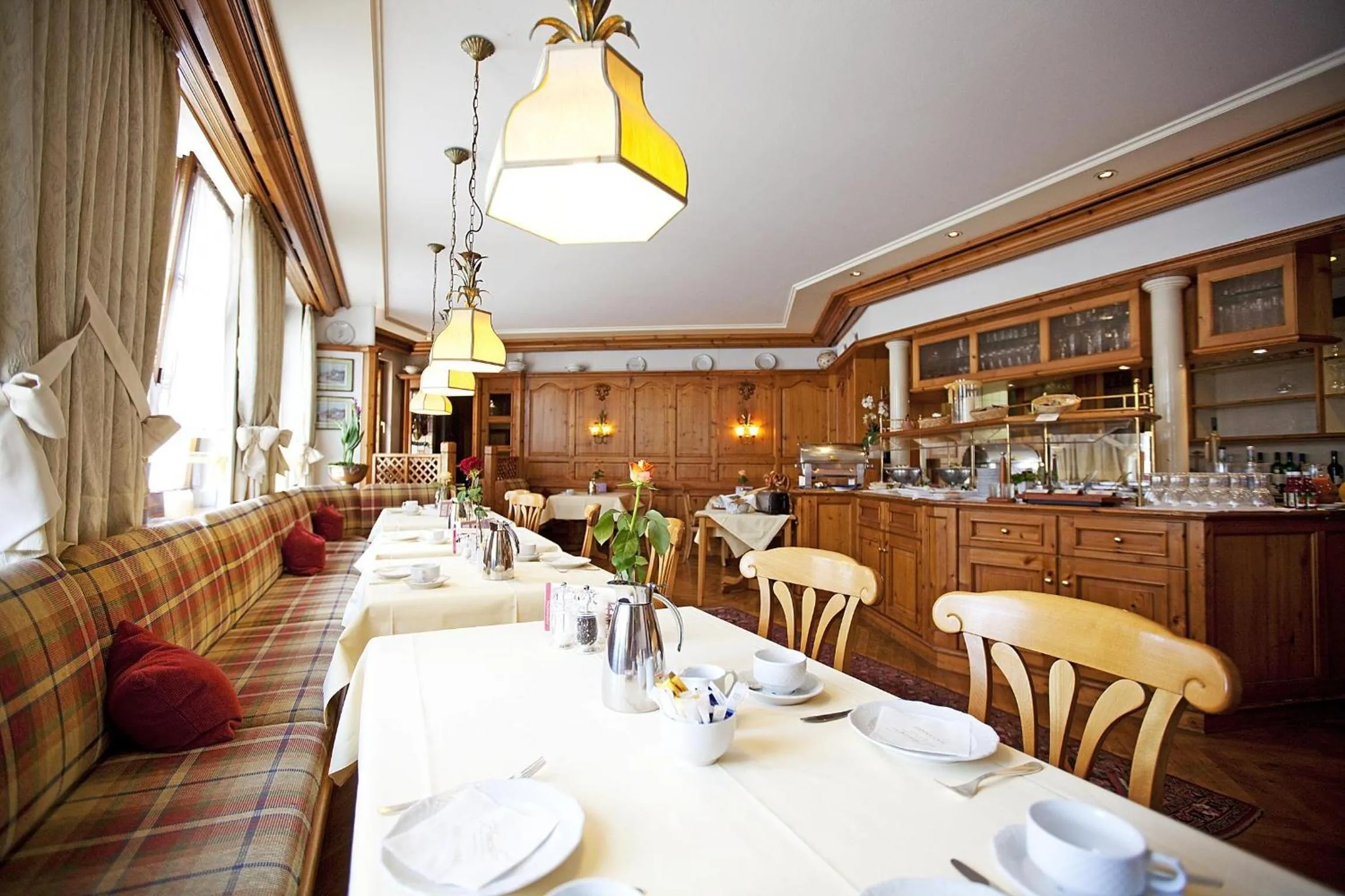 Restaurant/places to eat in Hotel Hirsch