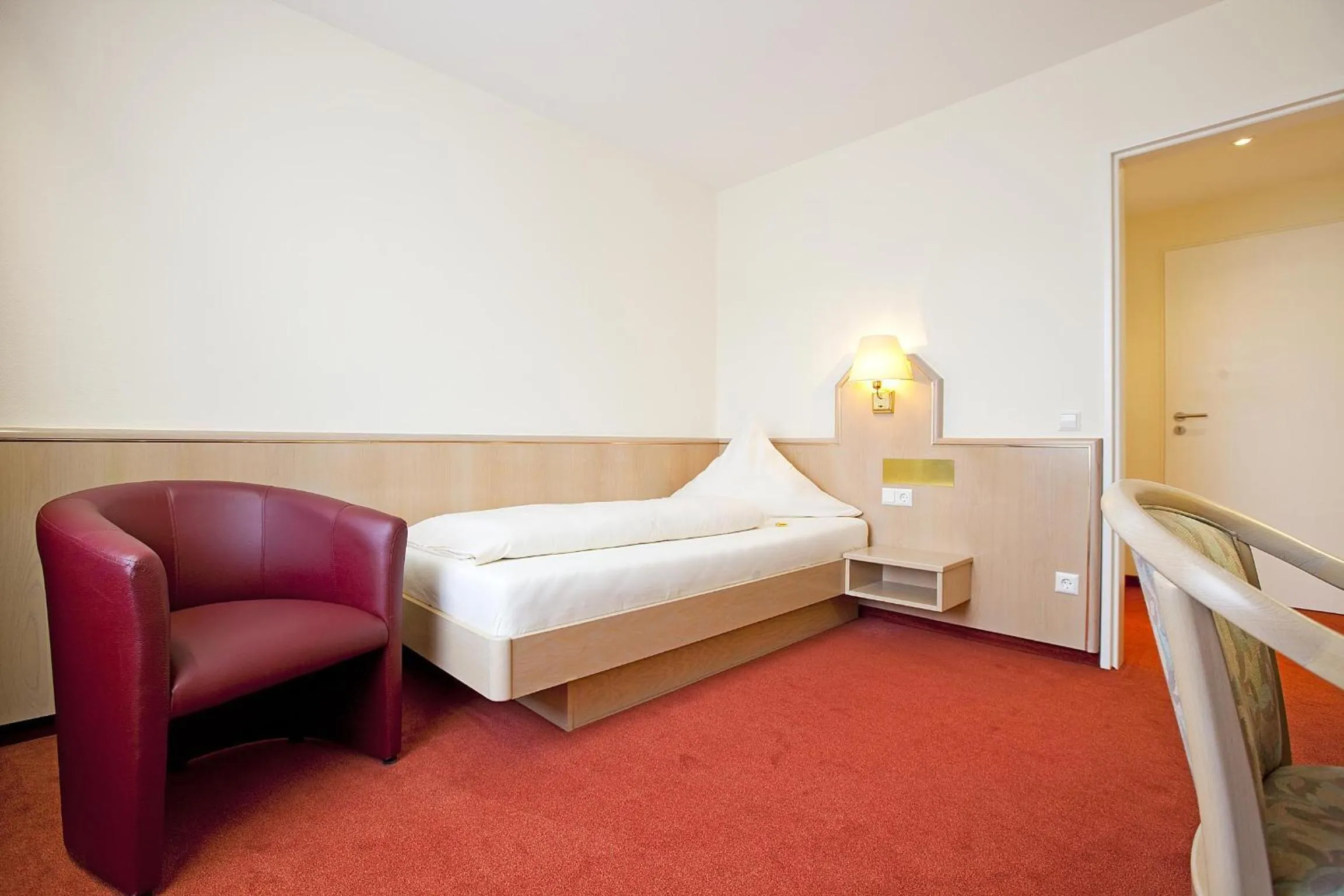 Photo of the whole room, Bed in Hotel Hirsch