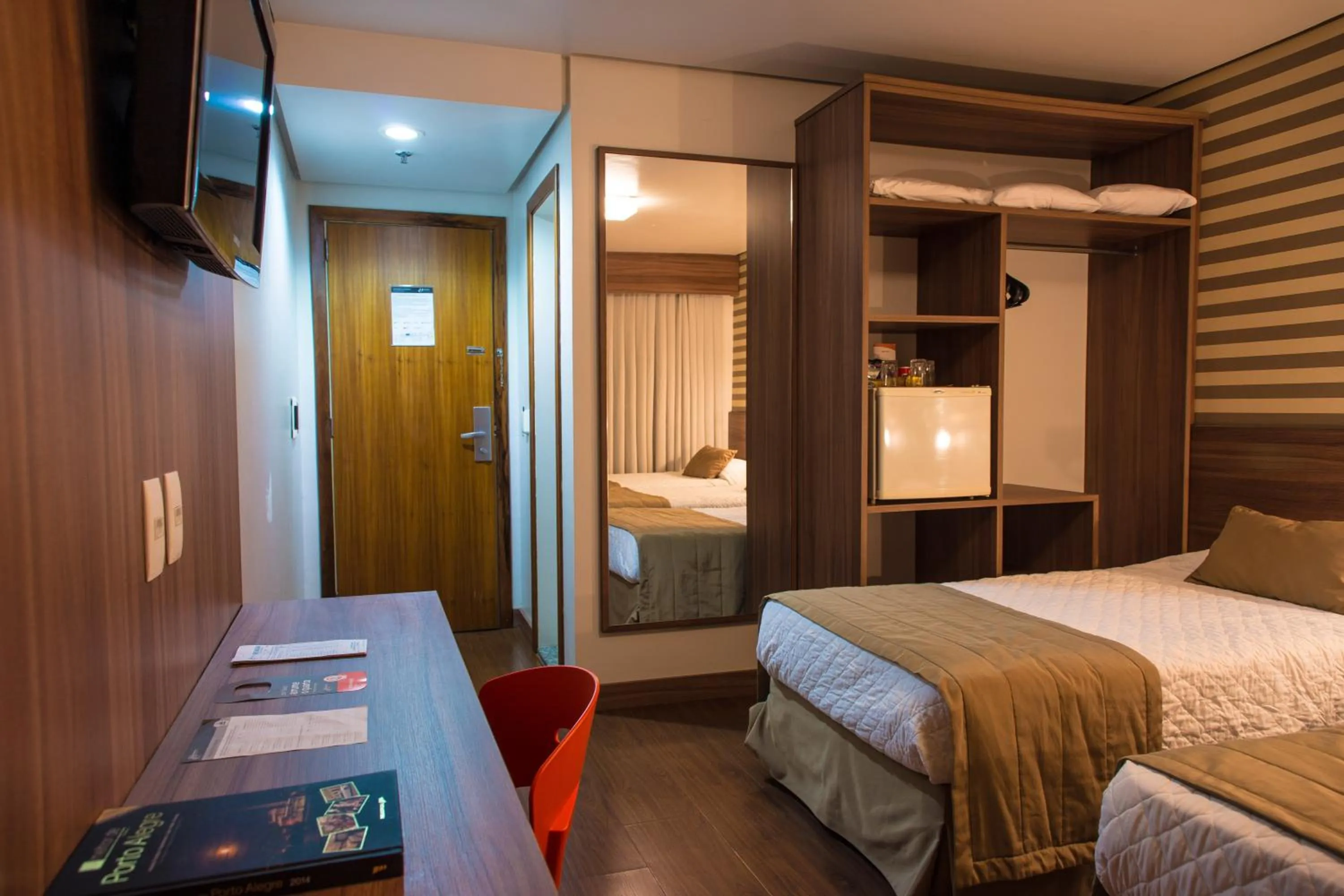 Photo of the whole room, Bed in Hotel Continental Business - 200 metros do Complexo Hospitalar Santa Casa