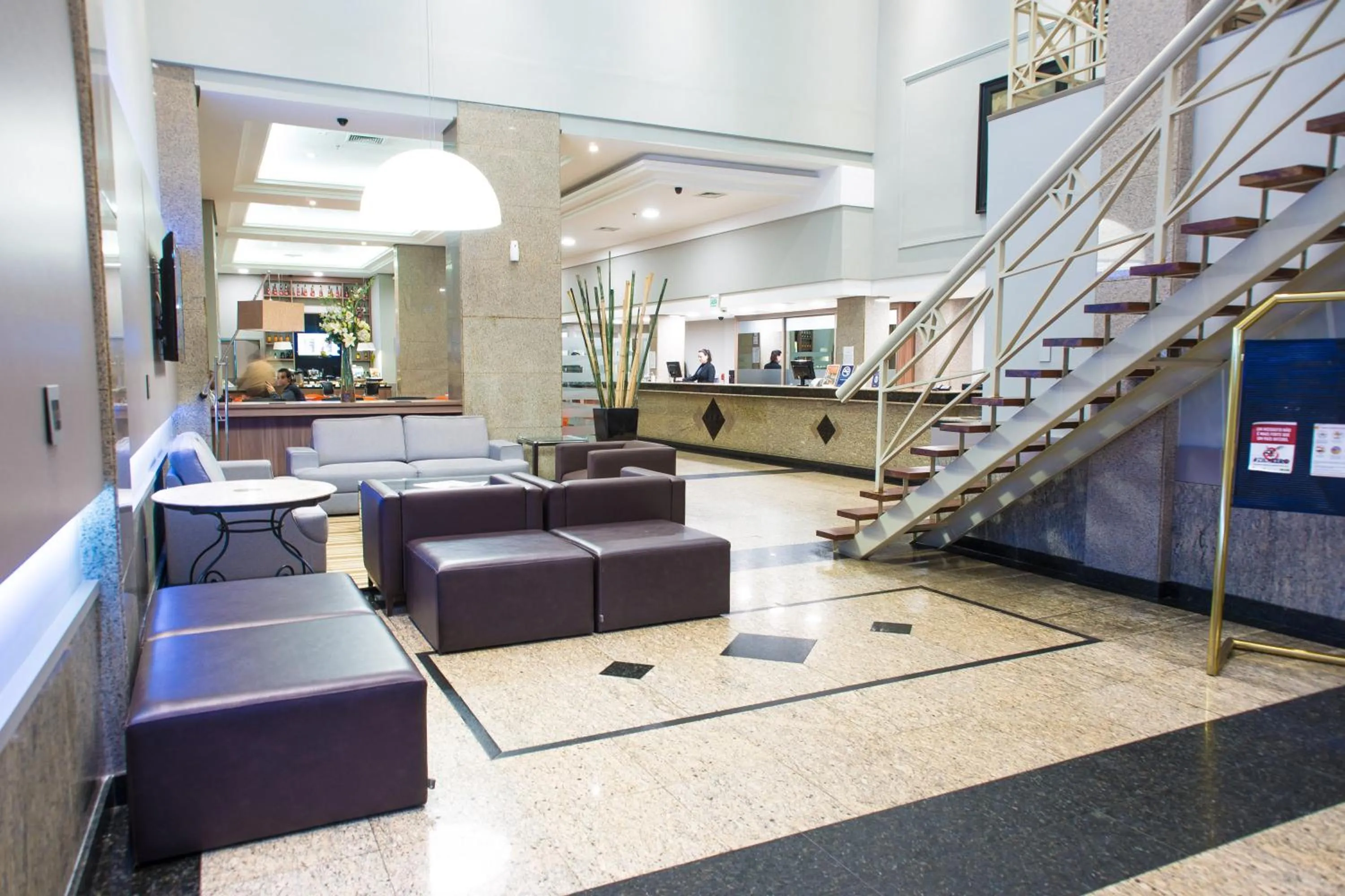 Lobby or reception in Hotel Continental Business - 200 metros do Complexo Hospitalar Santa Casa