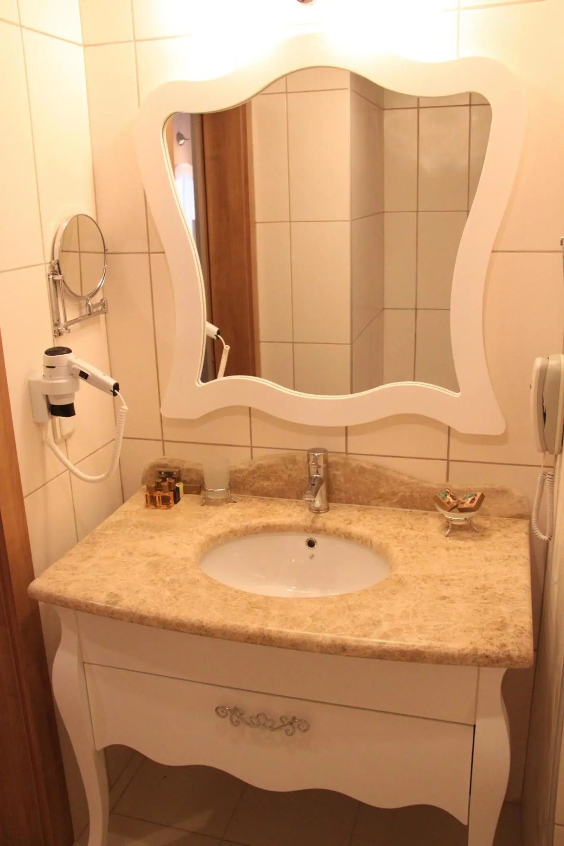 Bathroom in Galeri Resort Hotel