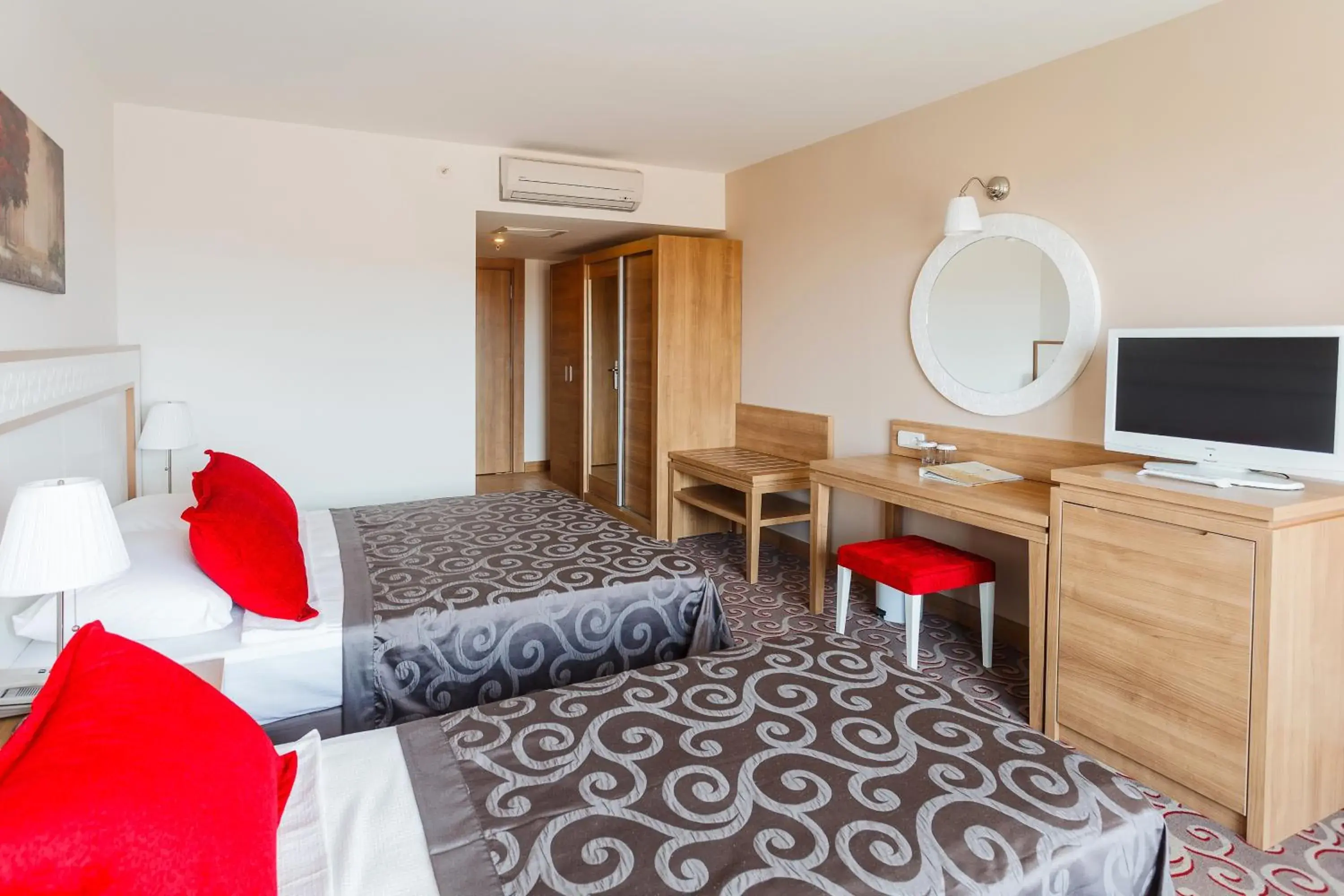 Bedroom, Bed in Galeri Resort Hotel