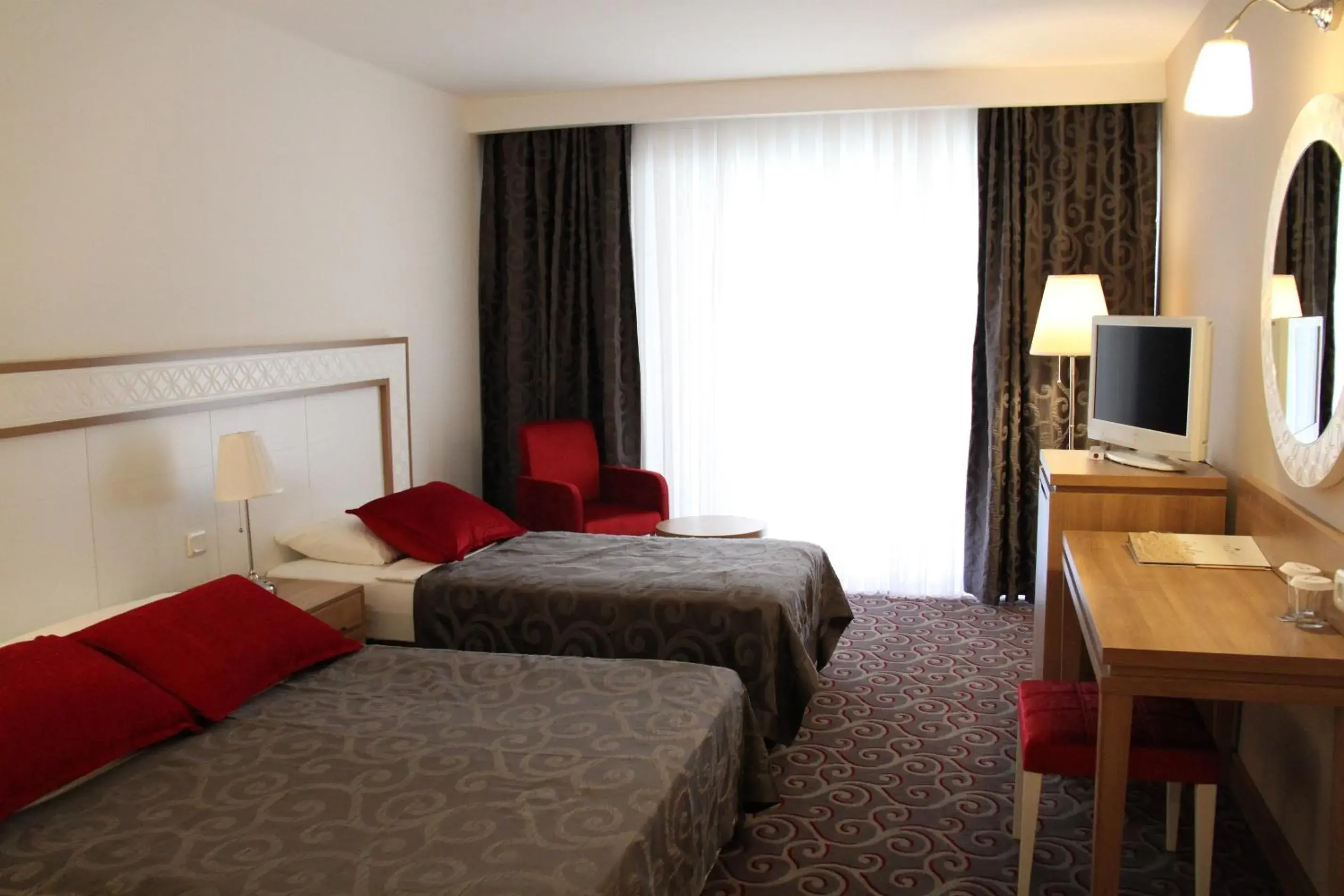 Bedroom, Bed in Galeri Resort Hotel