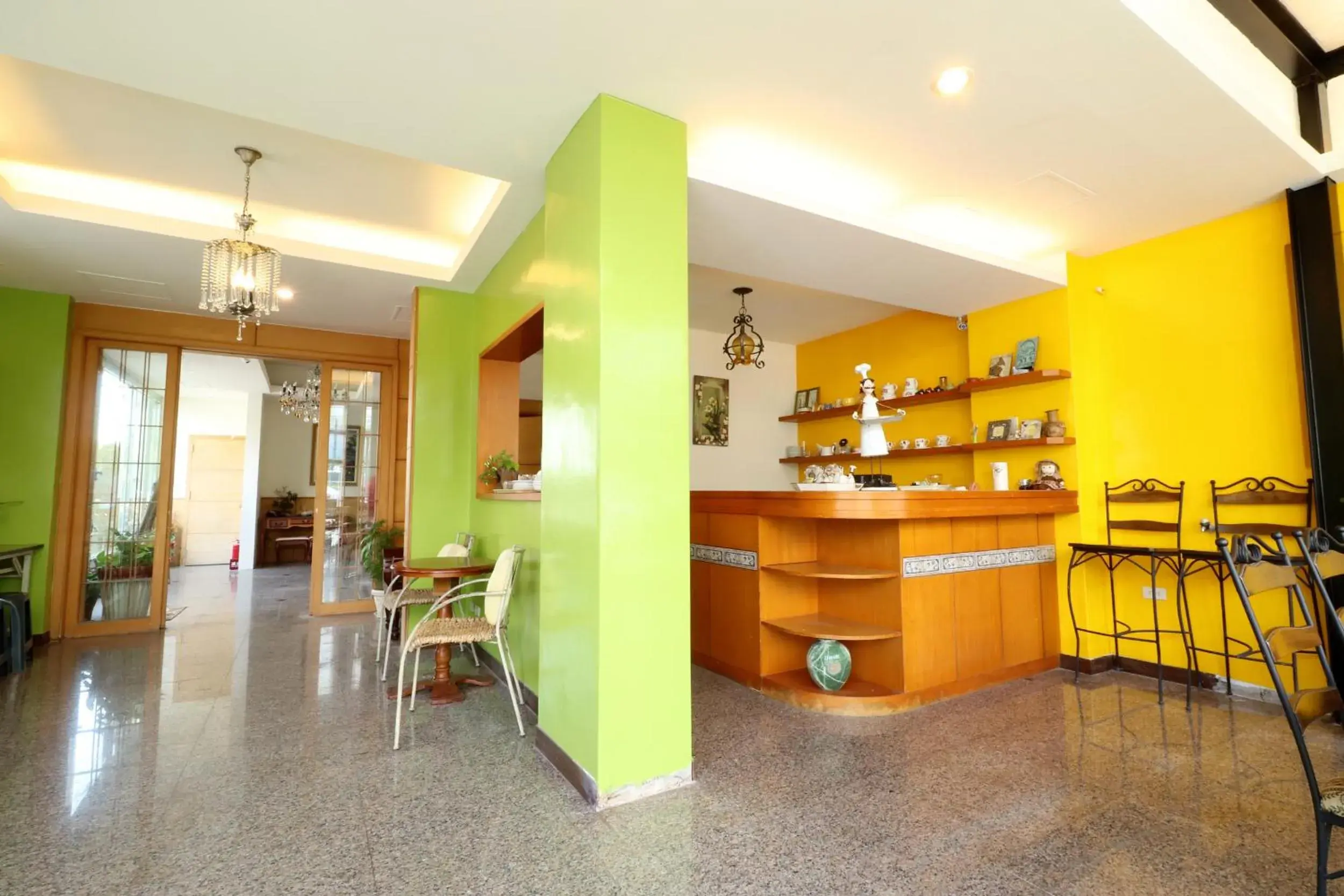 Communal lounge/ TV room in FlowerSay Homestay Communal lounge/ TV room in FlowerSay Homestay