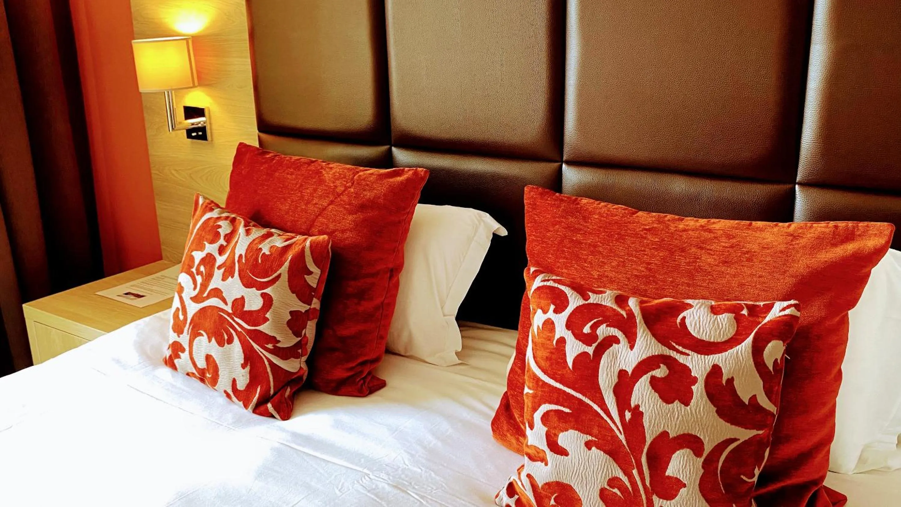 Bed in Royal Cottage Pamela Hotel Cassis