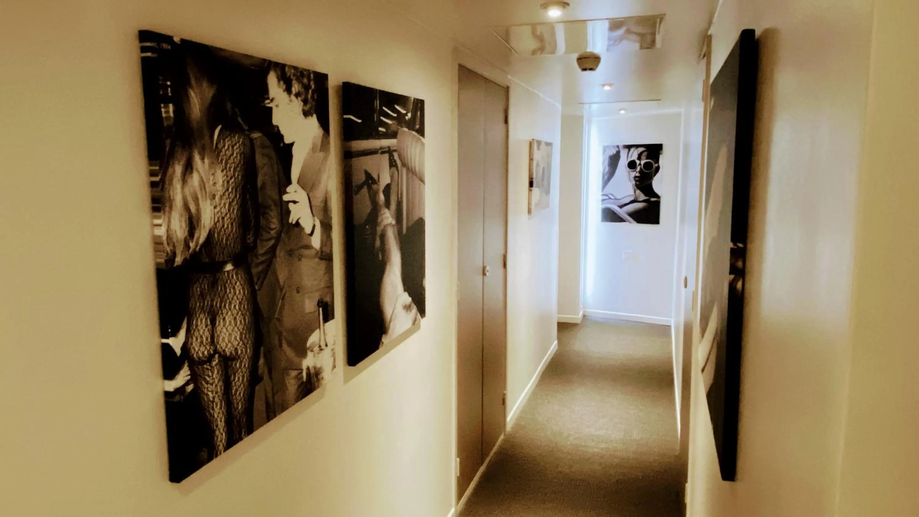 Decorative detail in Royal Cottage Pamela Hotel Cassis