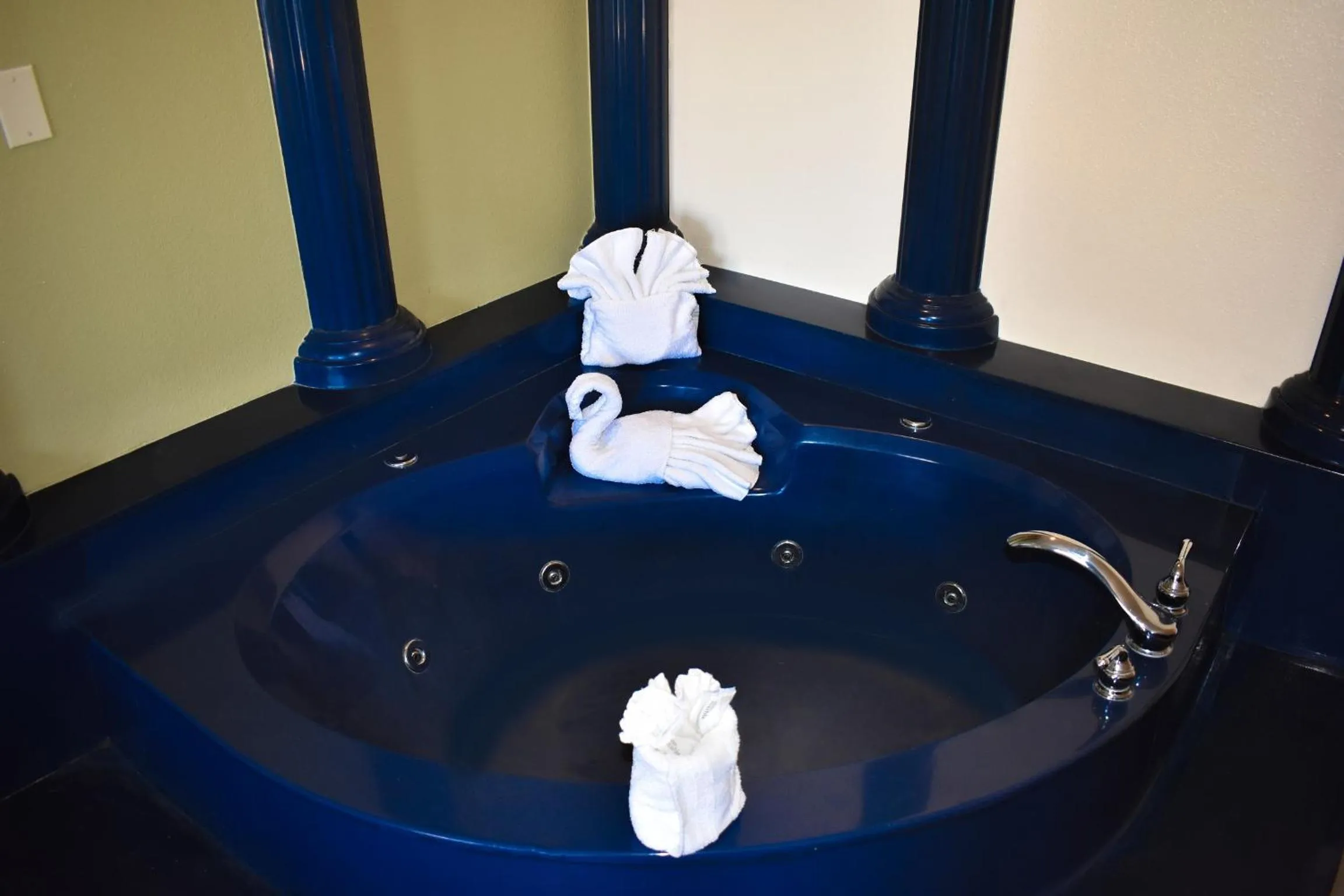 Area and facilities in Casa Bella Hotel and Suites