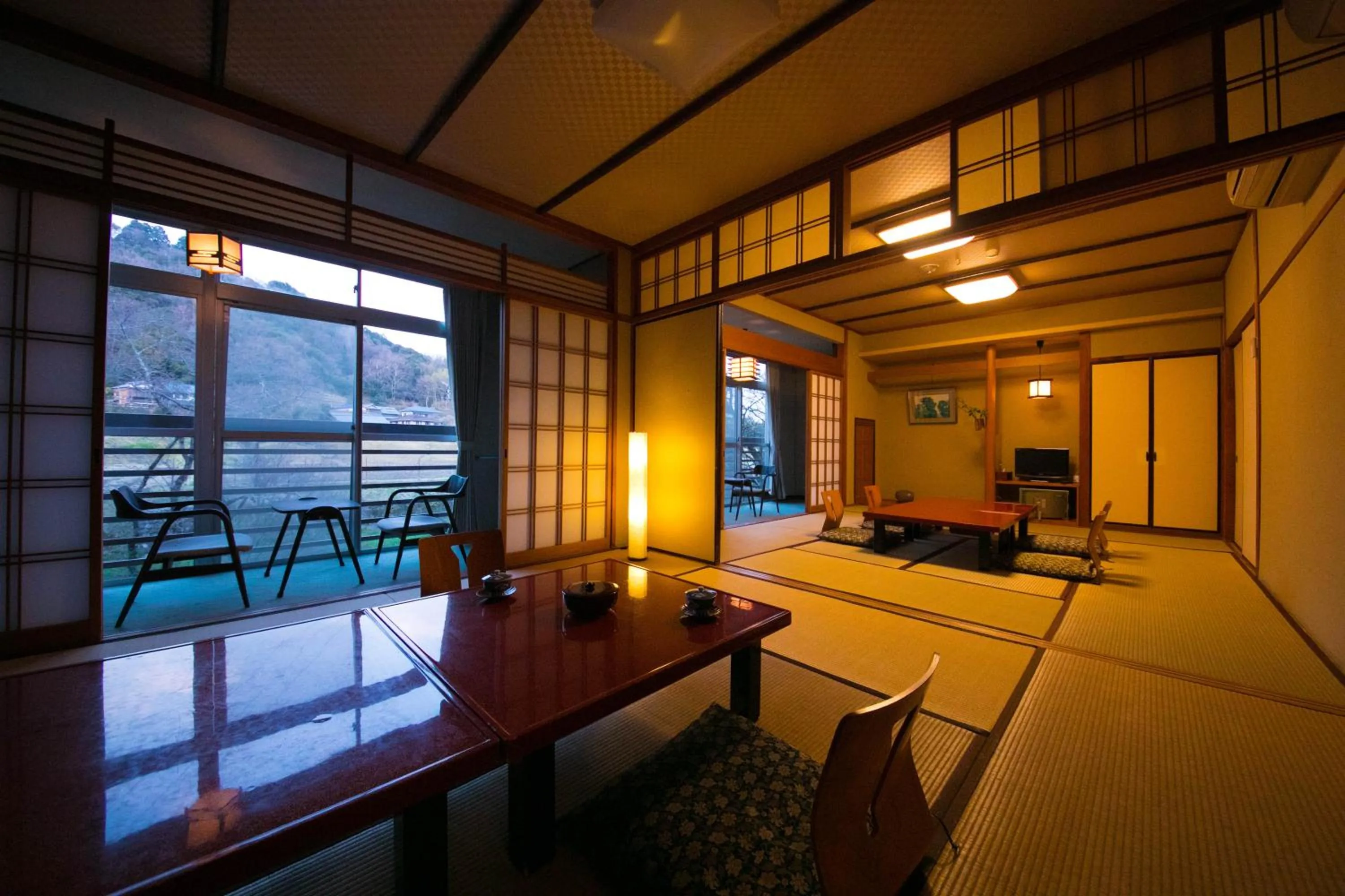 Photo of the whole room in Ryokan Seishounagon