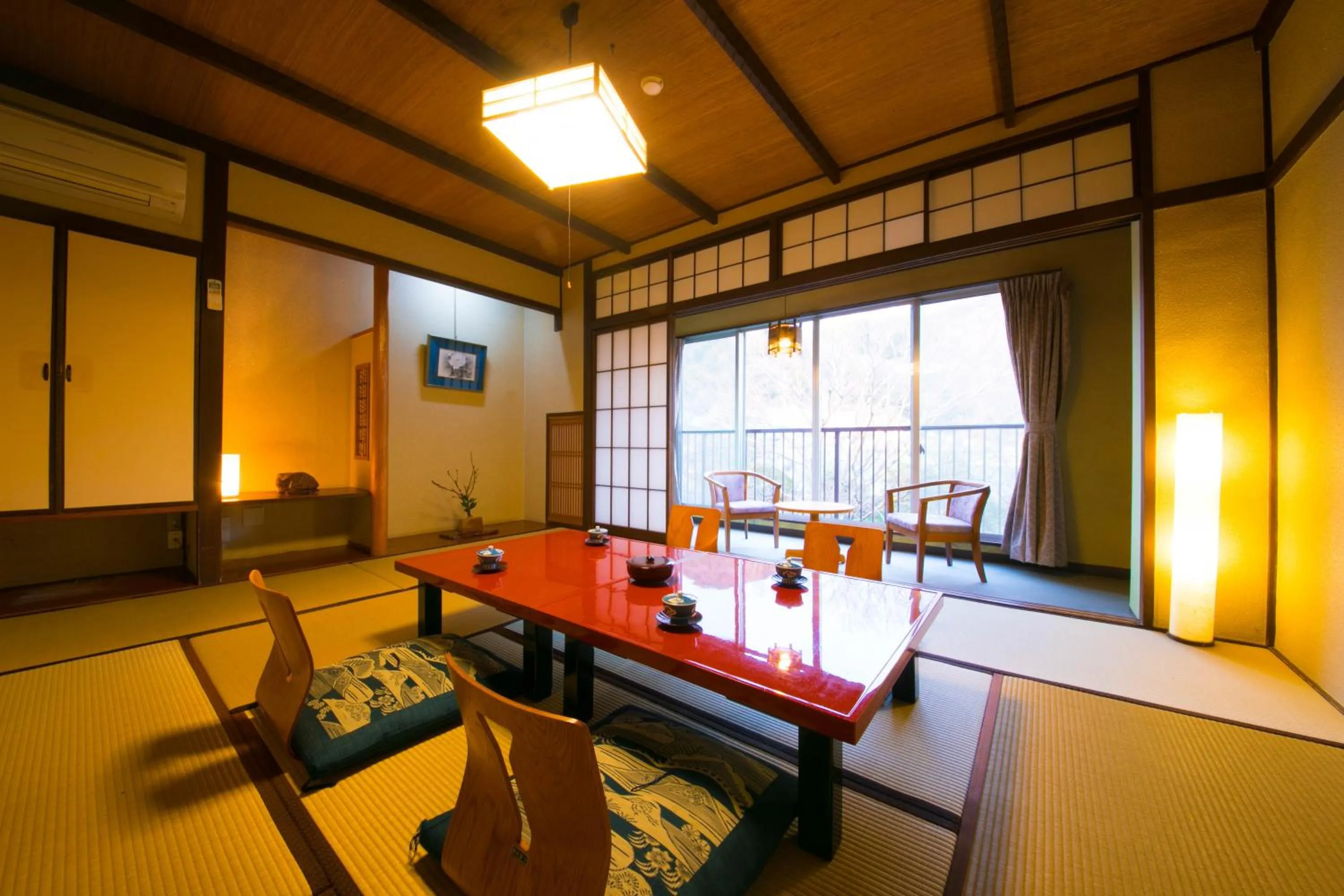 Photo of the whole room in Ryokan Seishounagon
