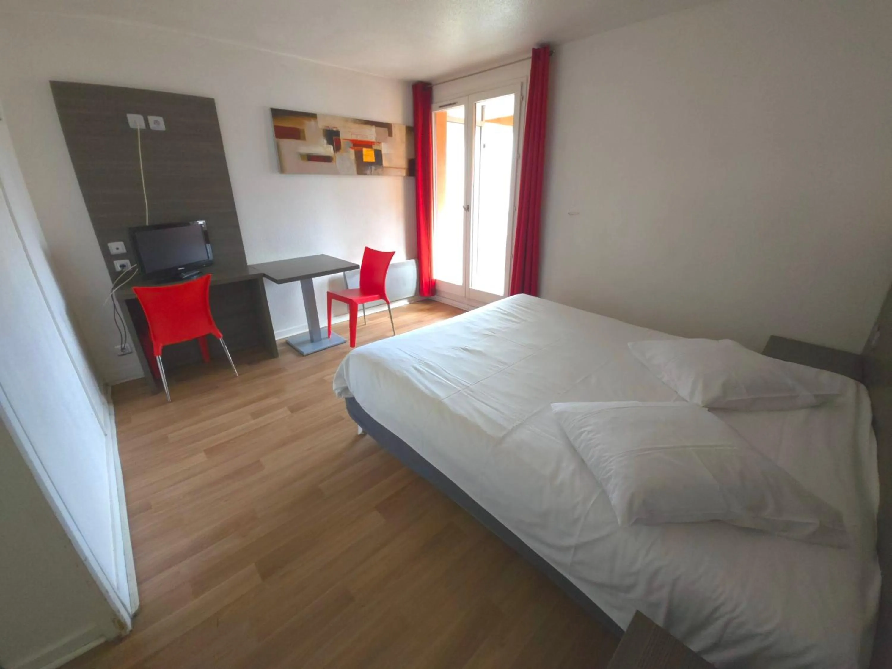 Bed in Geneva Residence