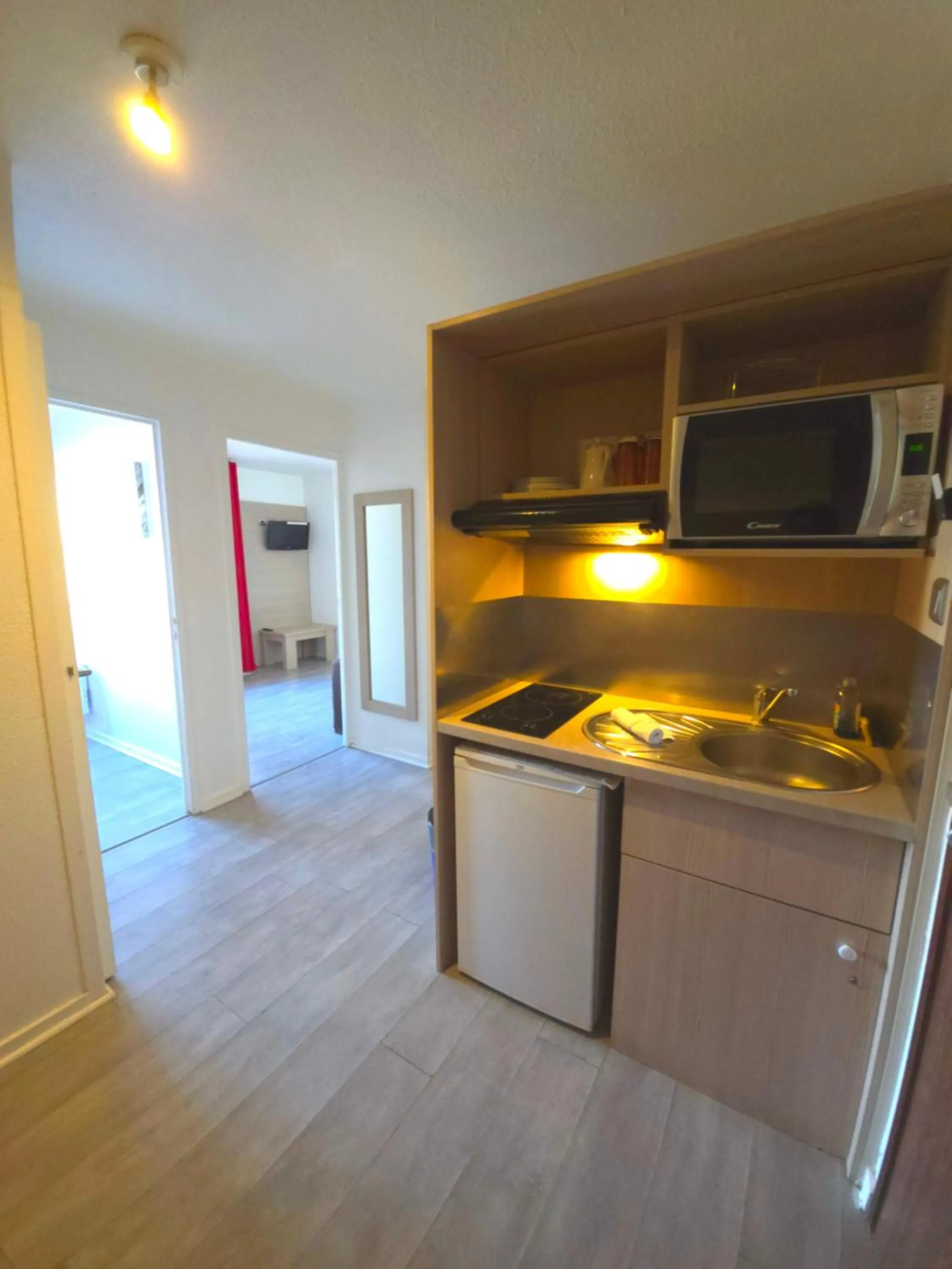 Kitchen or kitchenette in Geneva Residence