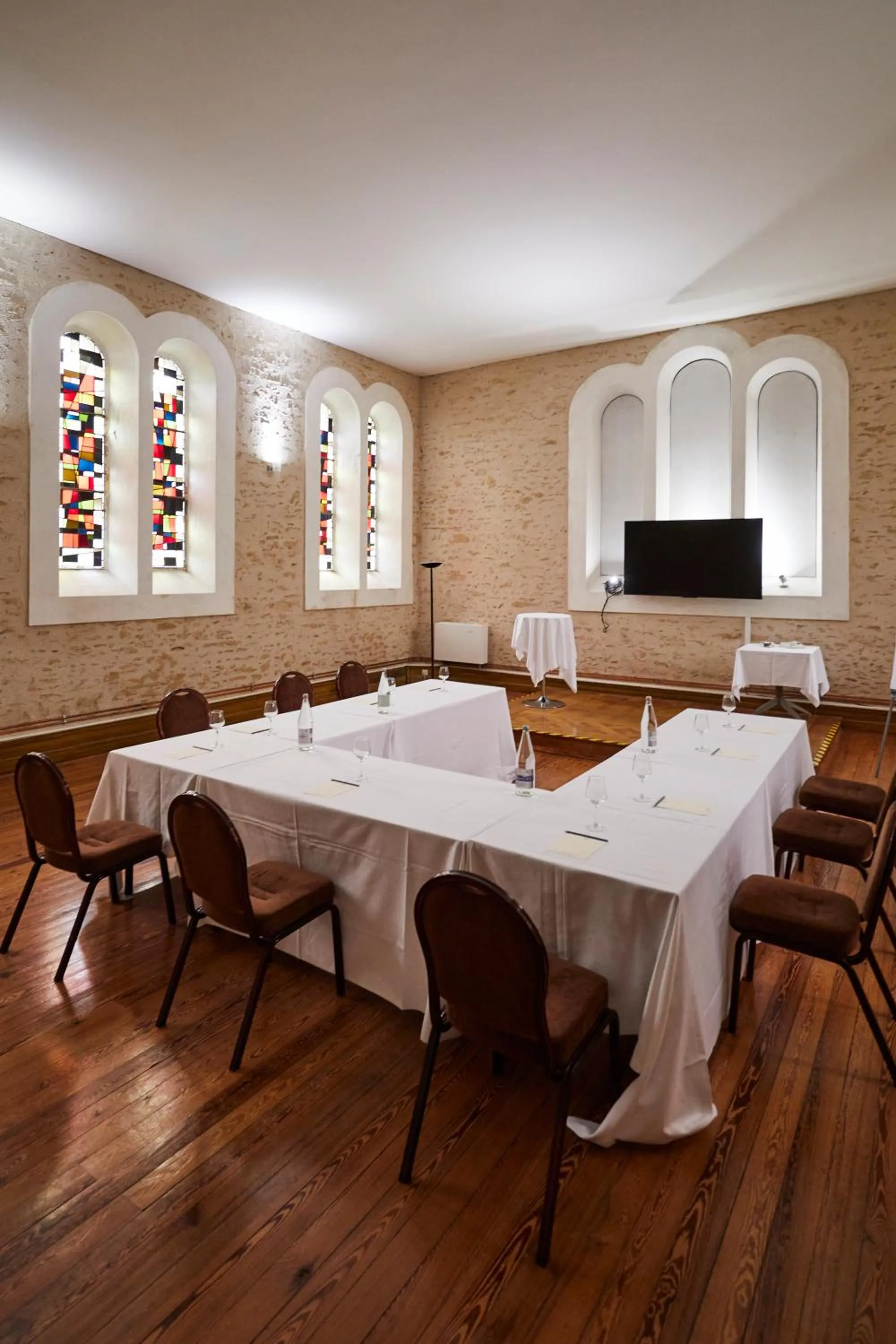 Meeting/conference room in Hôtel Restaurants & Spa Perier Du Bignon