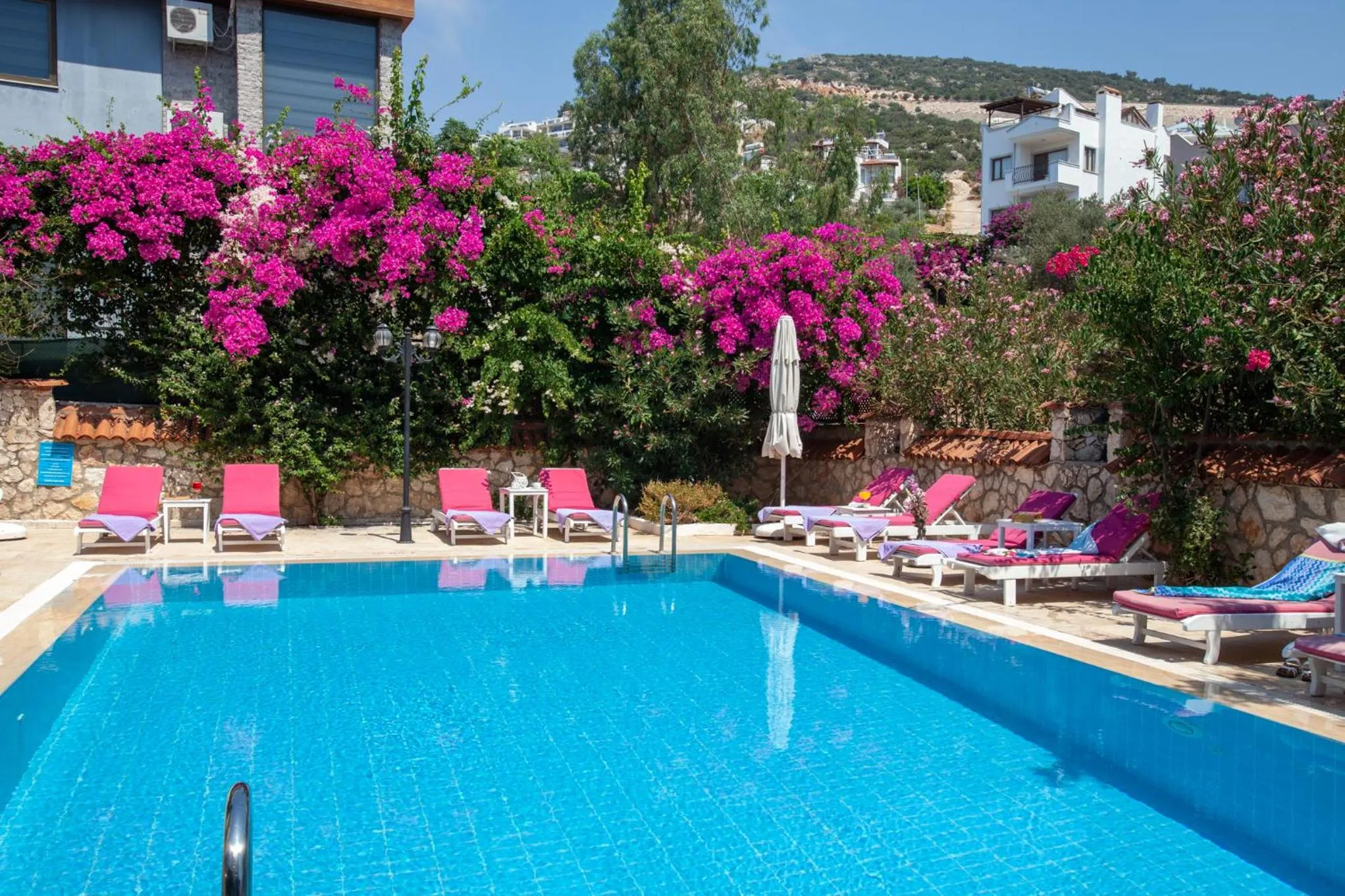 Papermoon Hotel & Apartments