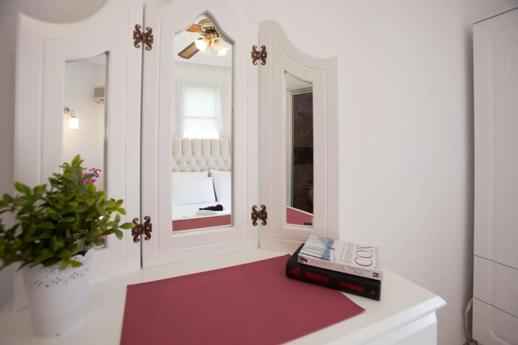 Papermoon Hotel & Apartments