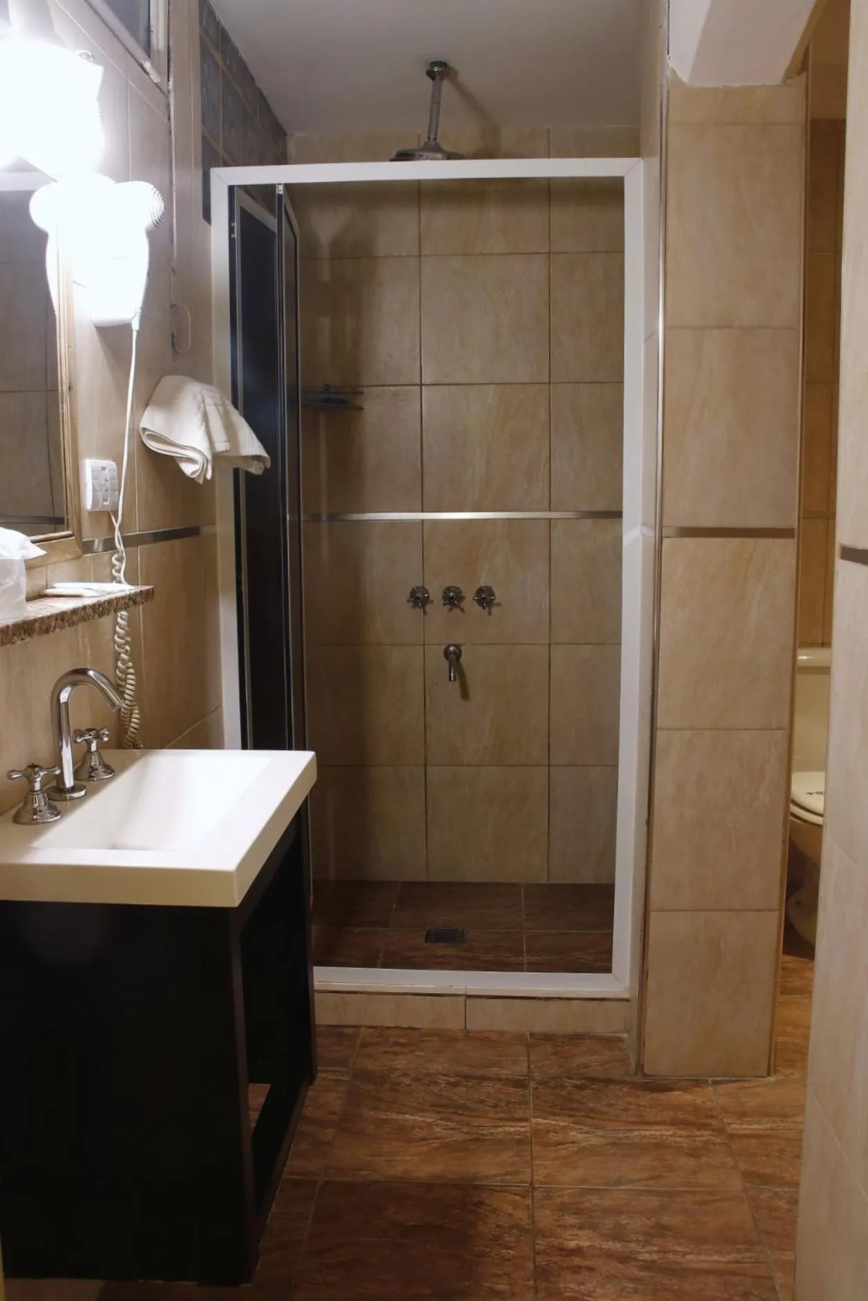 Shower in HL Hotel
