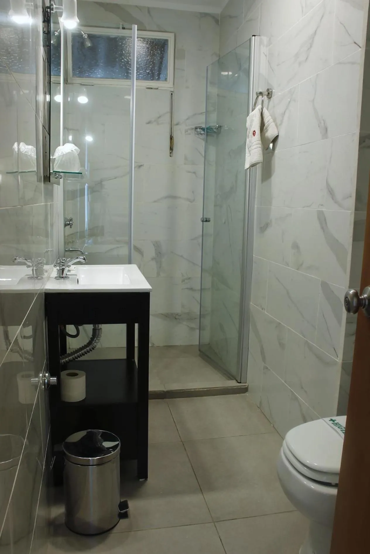 Shower in HL Hotel