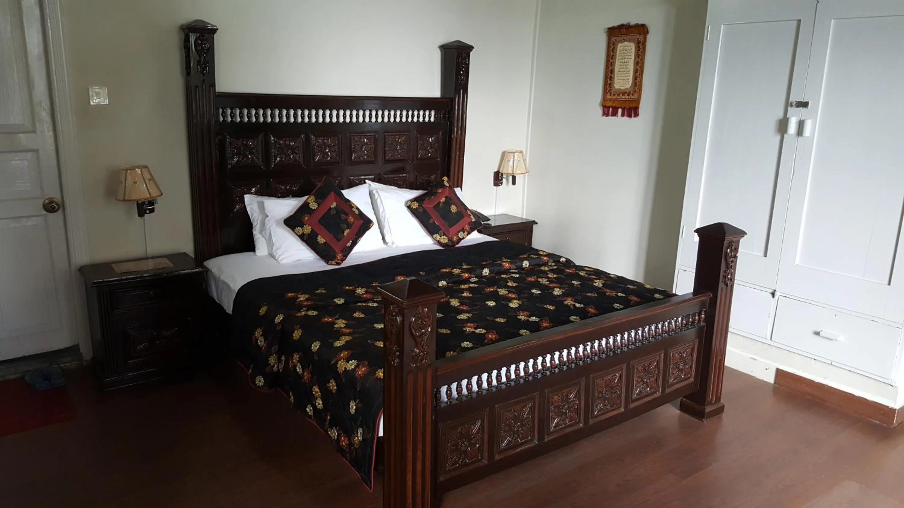 Pine Top Hotel Murree