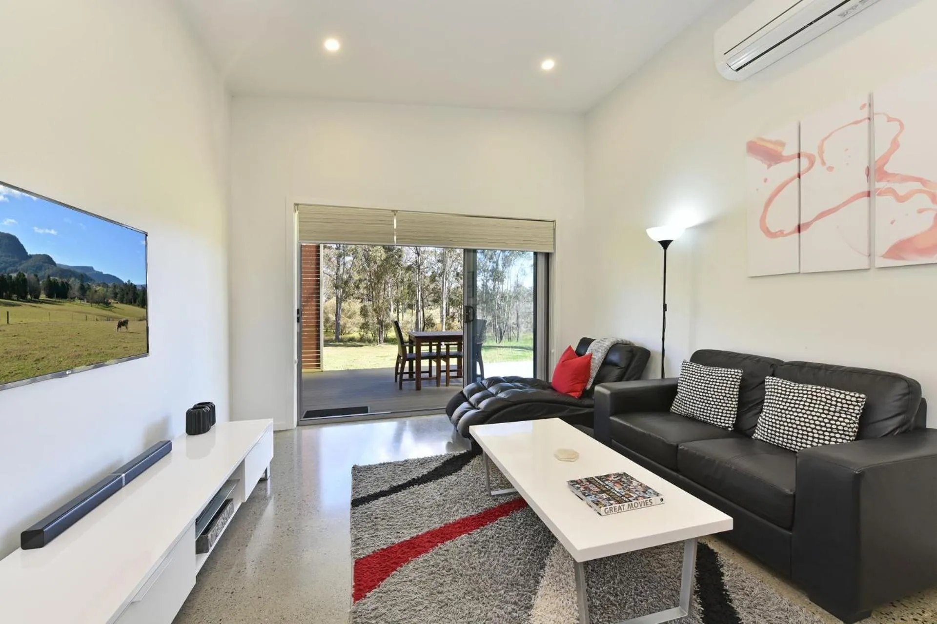 Ironbark Hill Villa 1 Tyrian