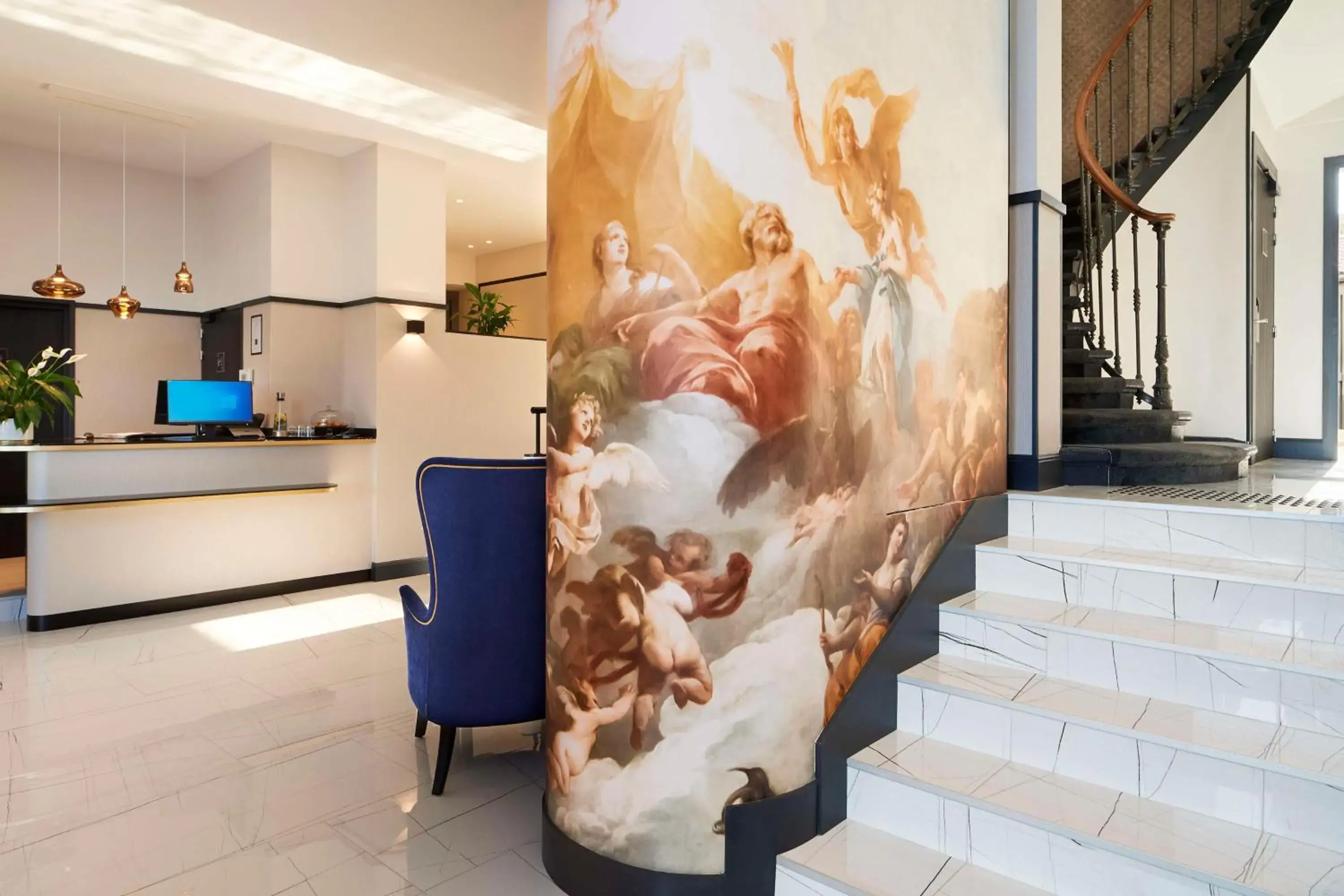 Lobby or reception in Best Western Premier Hotel des Vignes et des Anges Lobby or reception in Best Western Premier Hotel des Vignes et des Anges