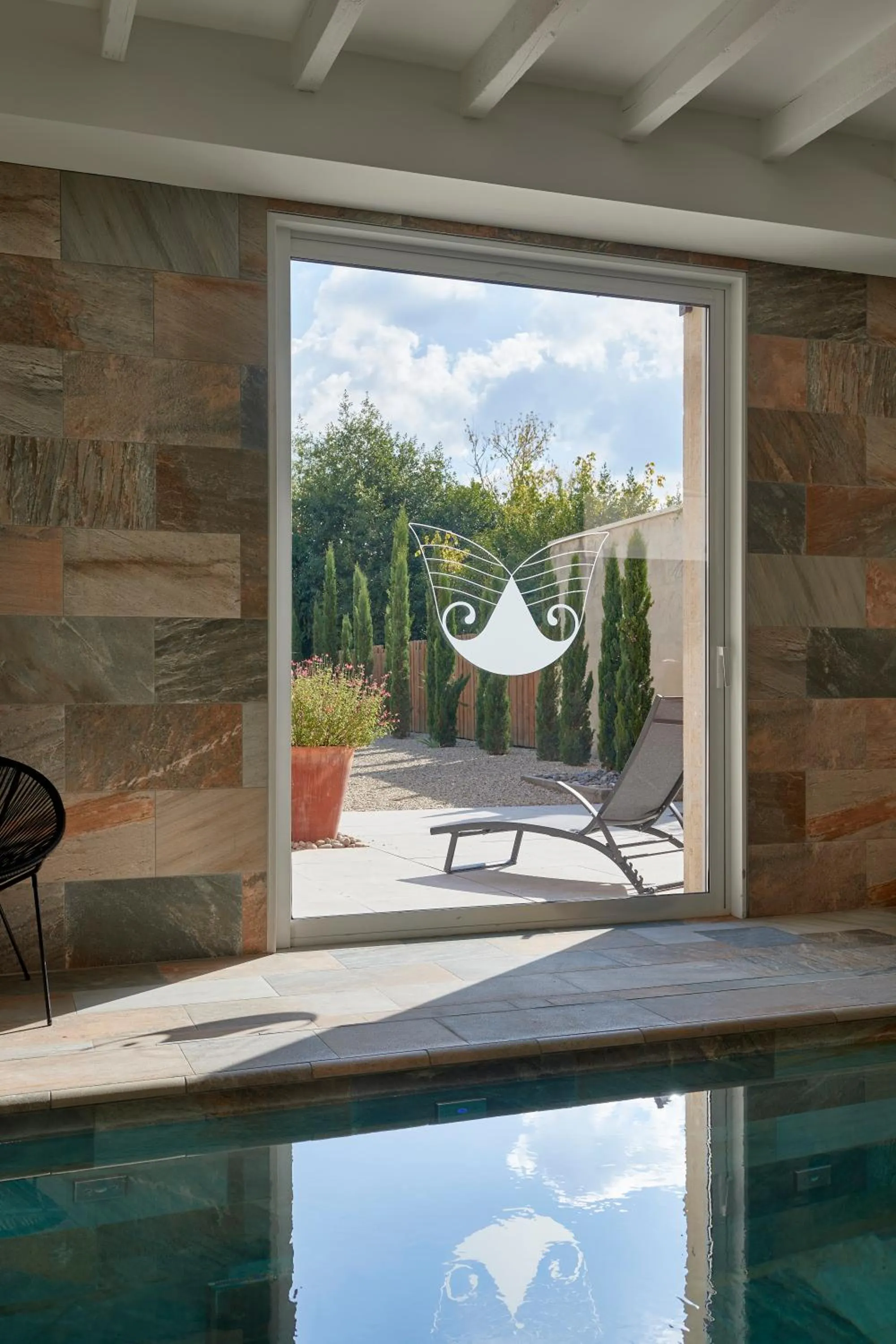 Swimming pool in Best Western Premier Hotel des Vignes et des Anges