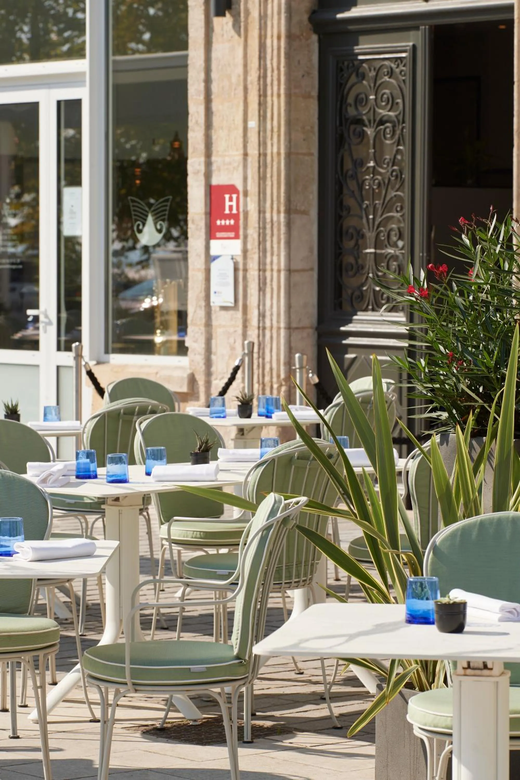 Restaurant/places to eat in Best Western Premier Hotel des Vignes et des Anges
