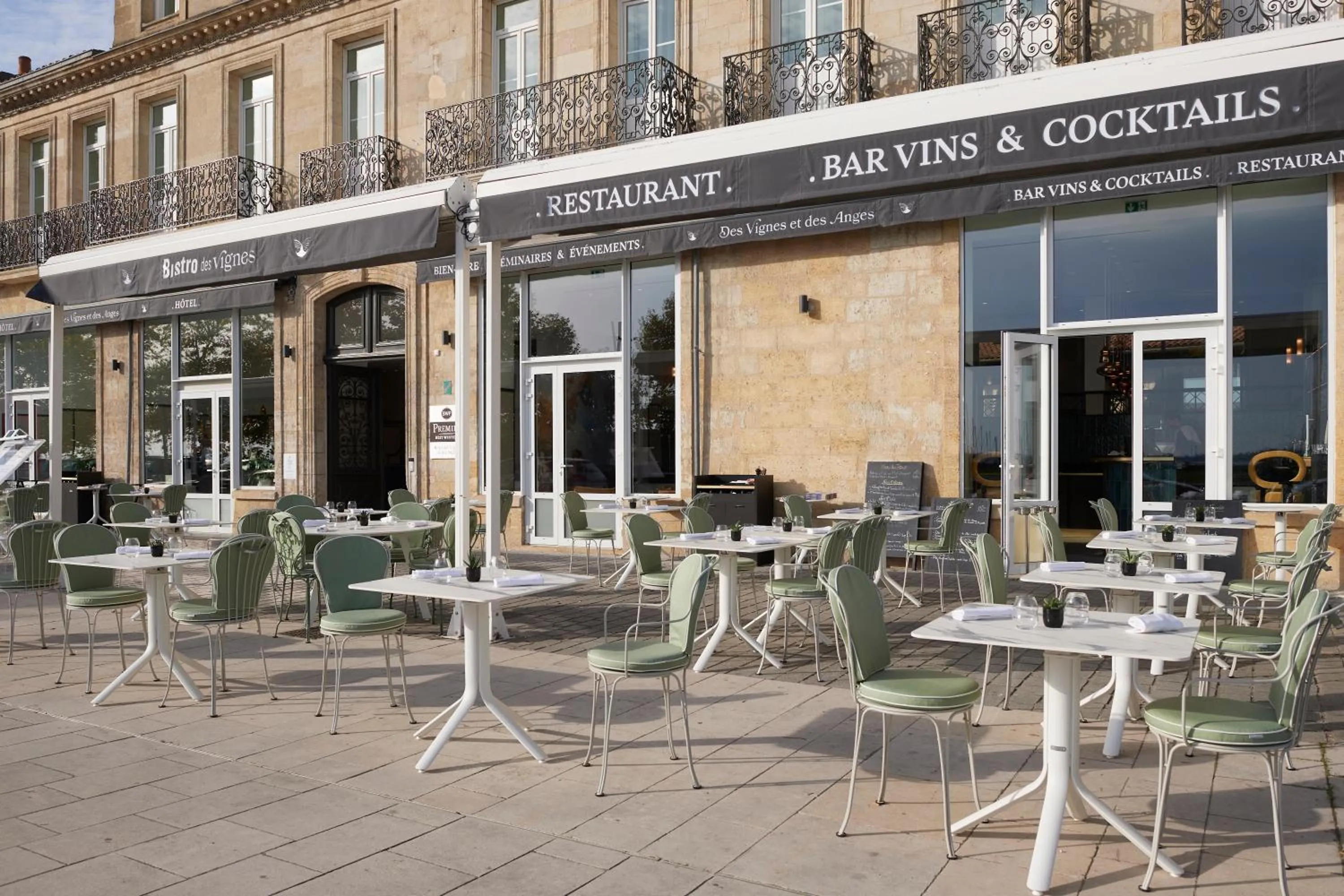 Property building in Best Western Premier Hotel des Vignes et des Anges