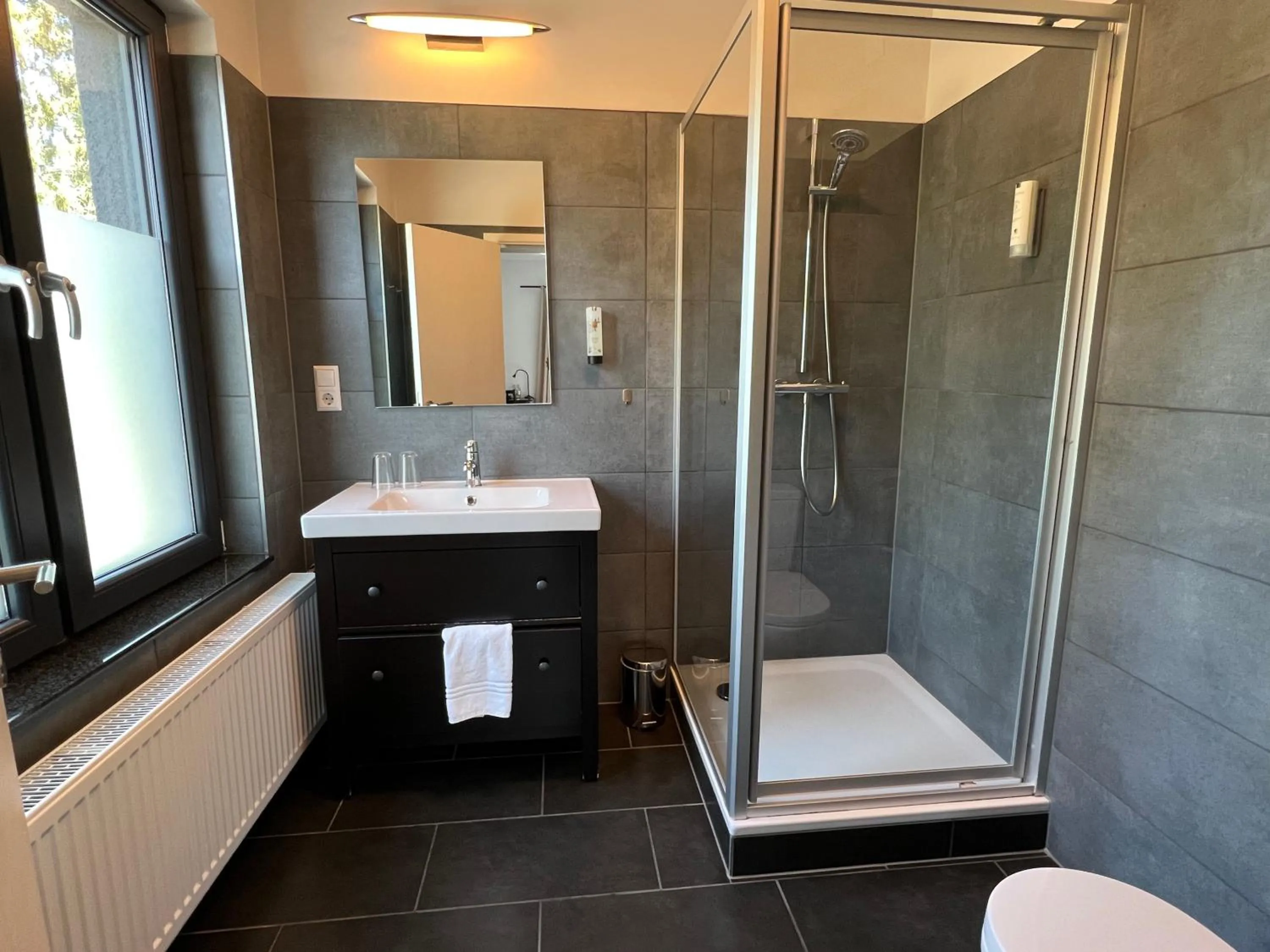 Bathroom in Hôtel Restaurant Lamy