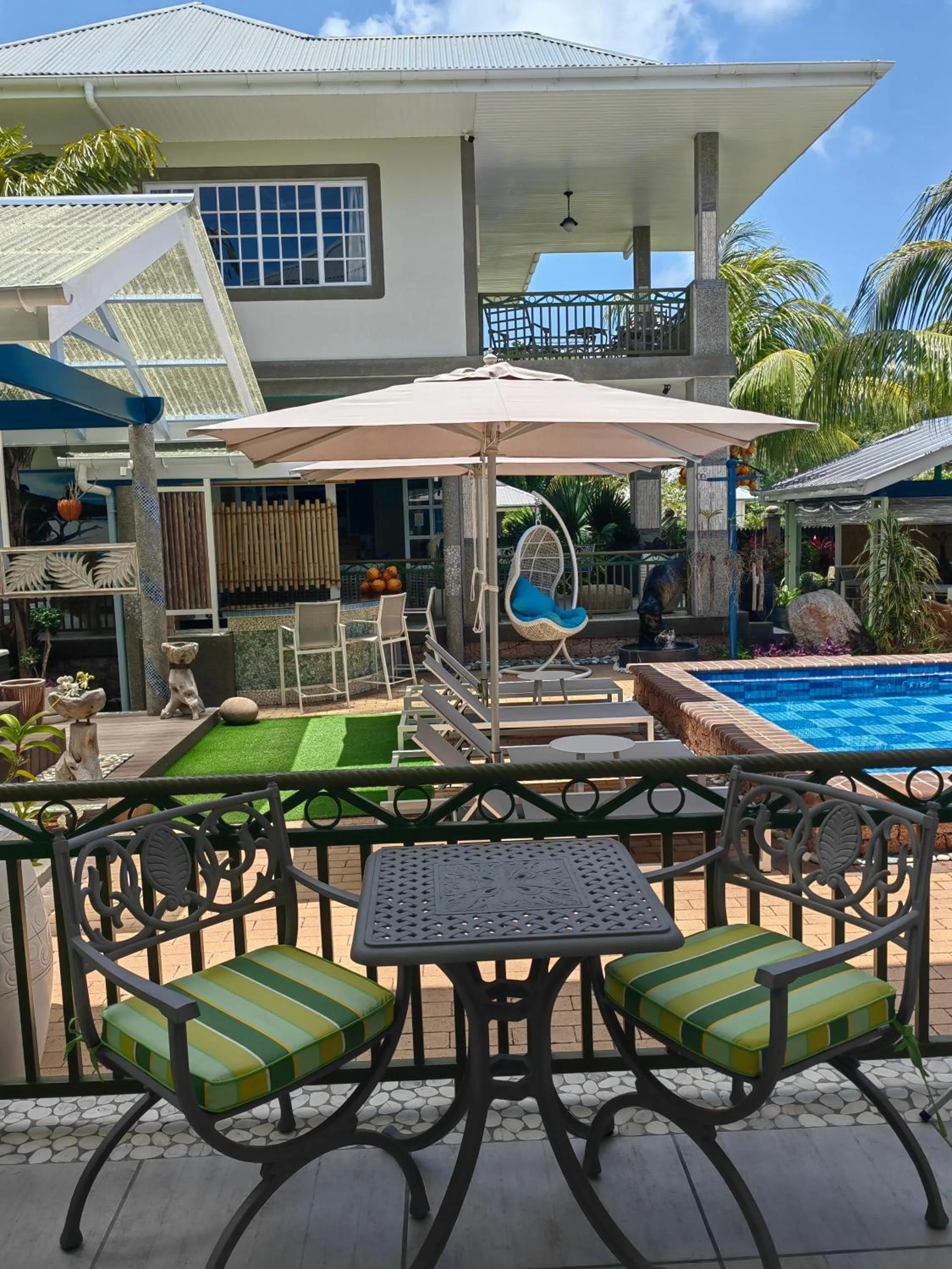Swimming pool in Villa Charme de L'ile