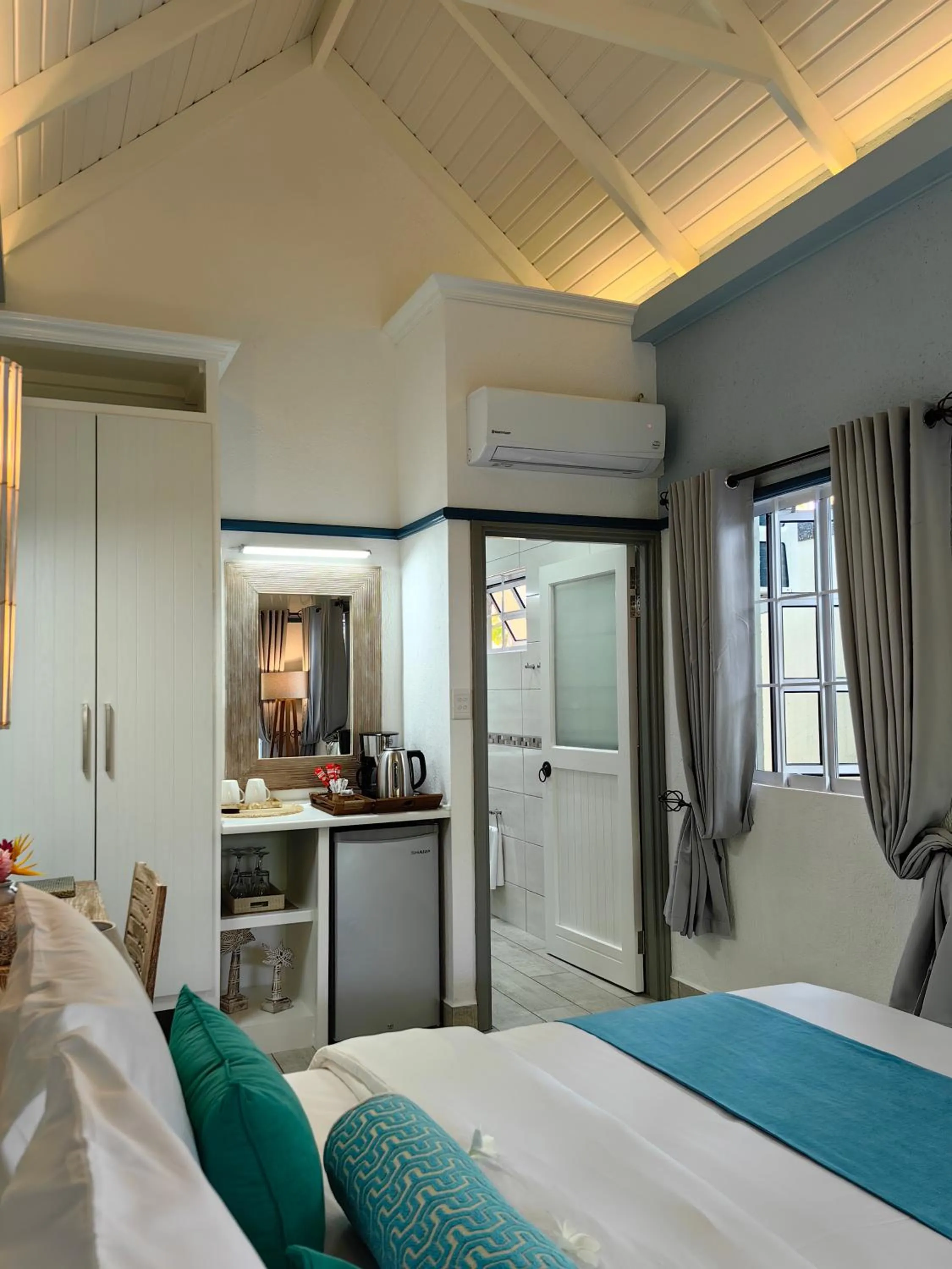 Bed in Villa Charme de L'ile