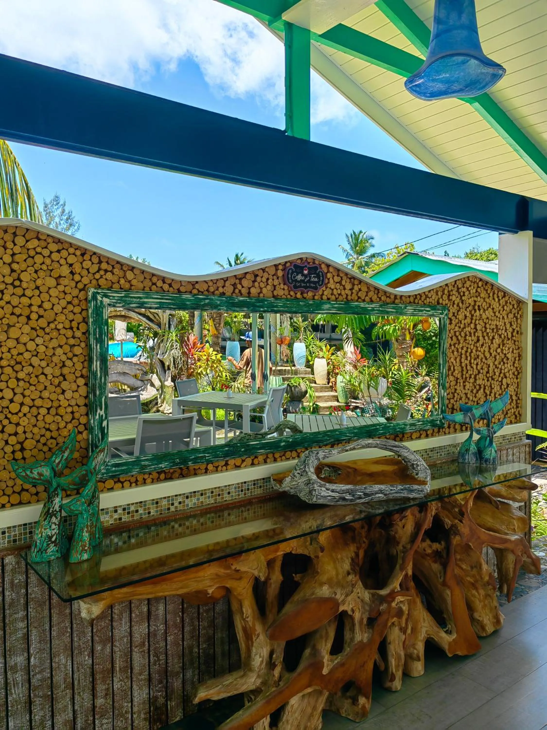 Restaurant/places to eat in Villa Charme de L'ile