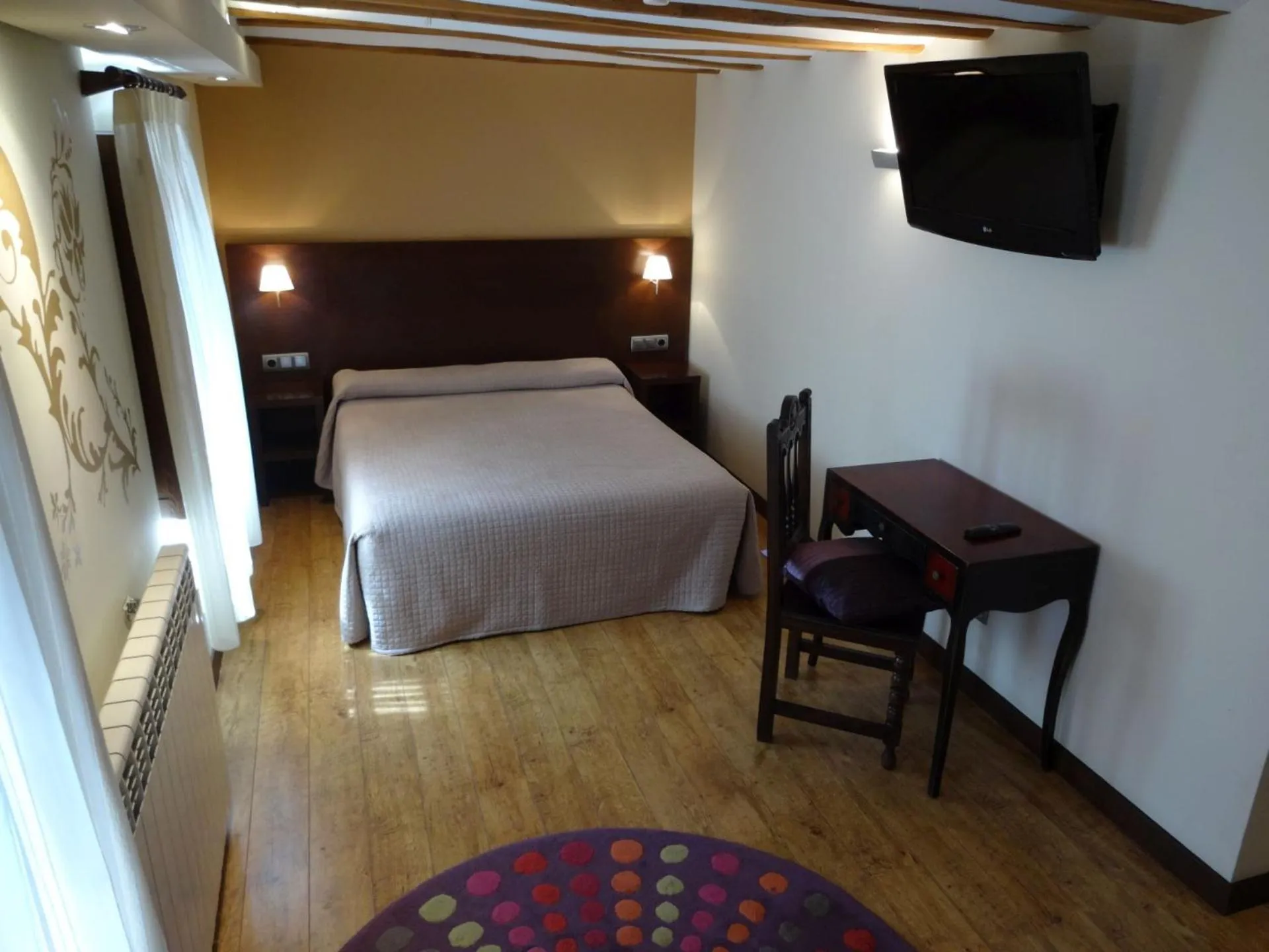 Photo of the whole room, Bed in El Molino de Floren