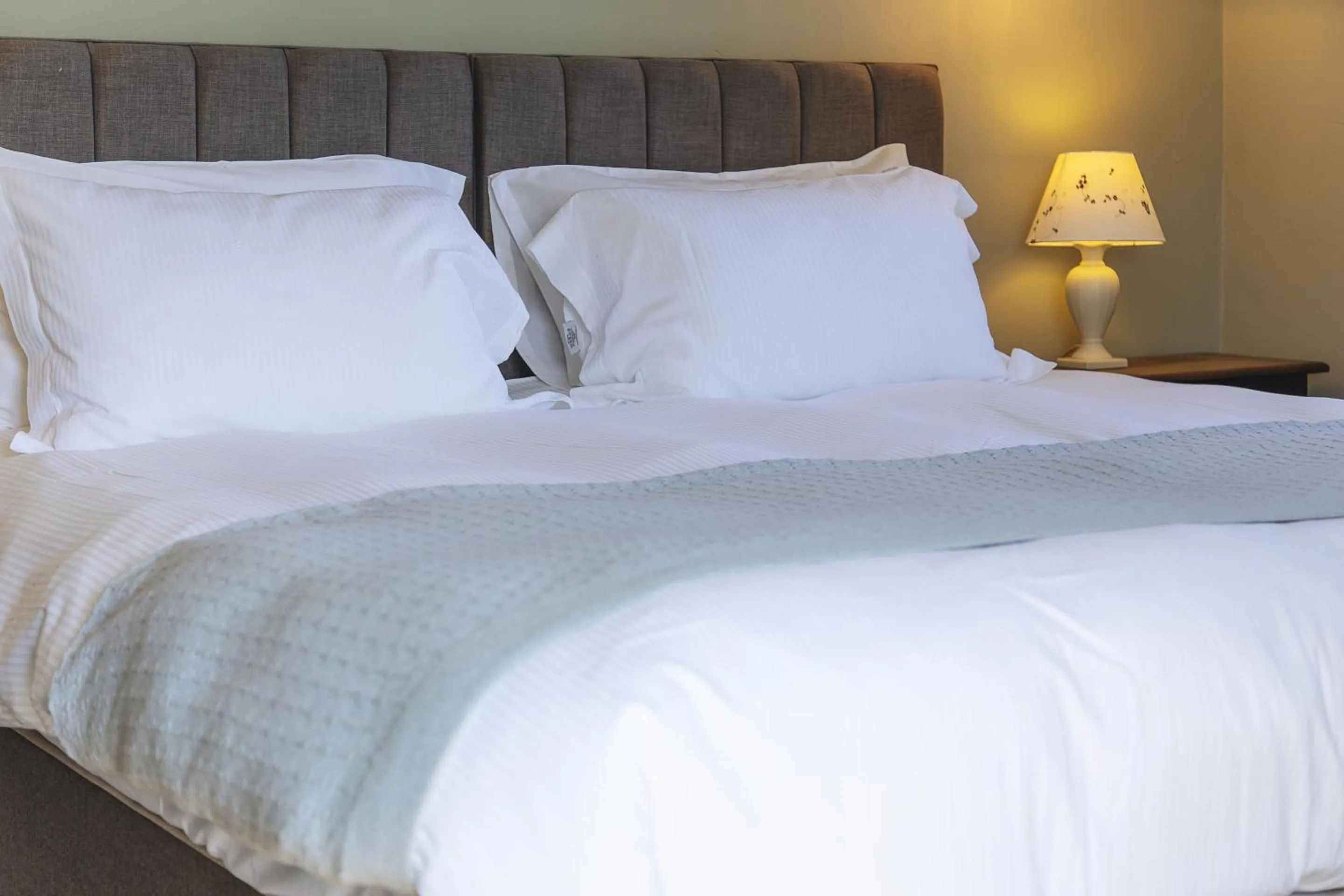 Bedroom, Bed in The Blue Ball Inn