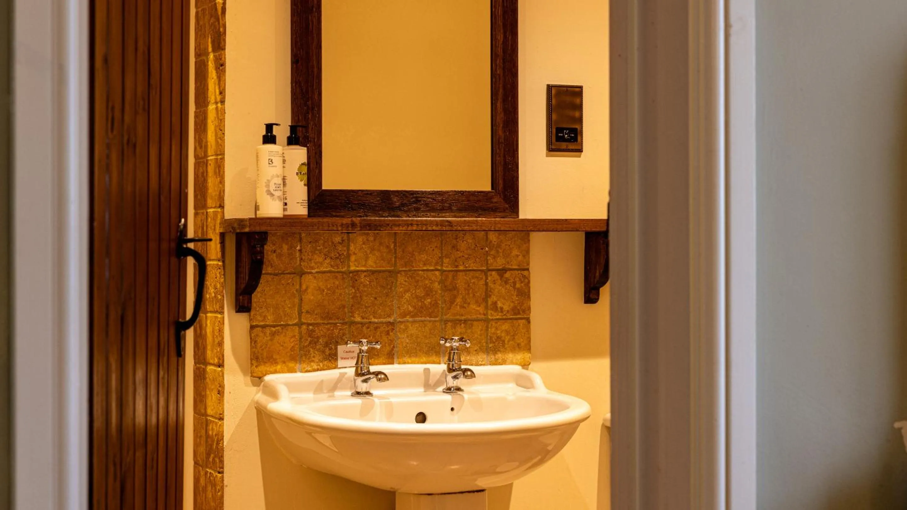 Bathroom in Blue Ball Inn