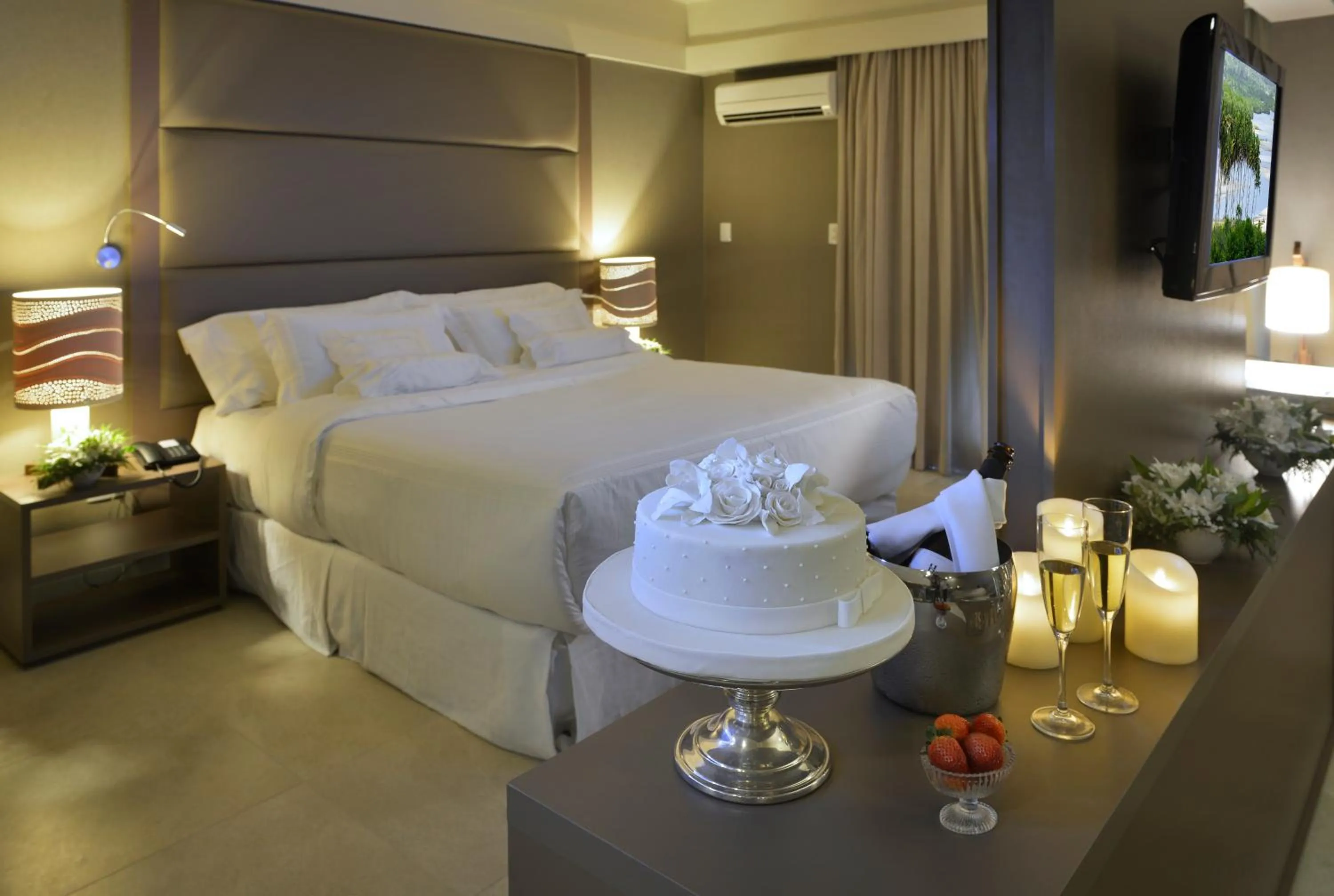 Bed in Hardman Praia Hotel