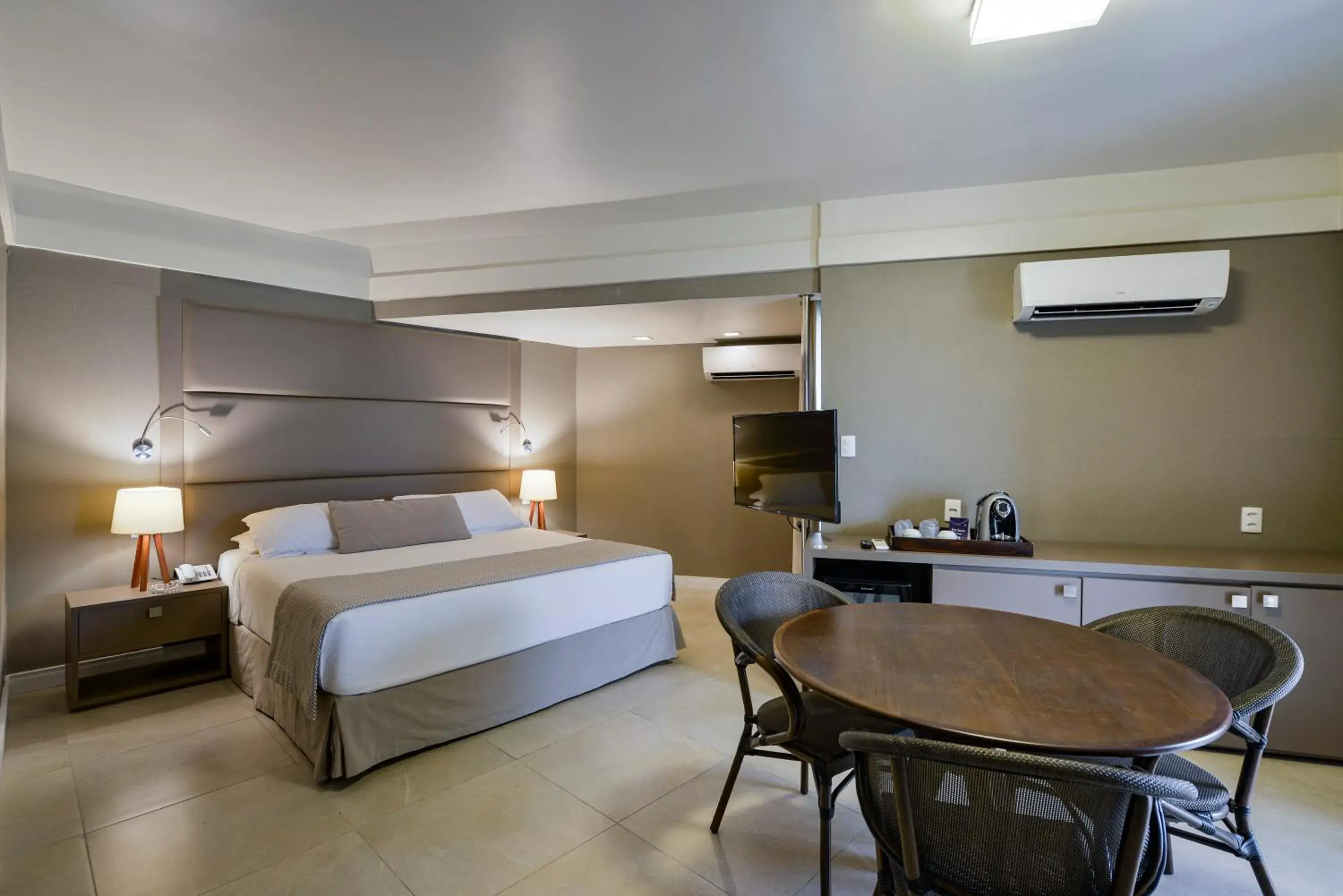 Photo of the whole room, Bed in Hardman Praia Hotel Photo of the whole room, Bed in Hardman Praia Hotel