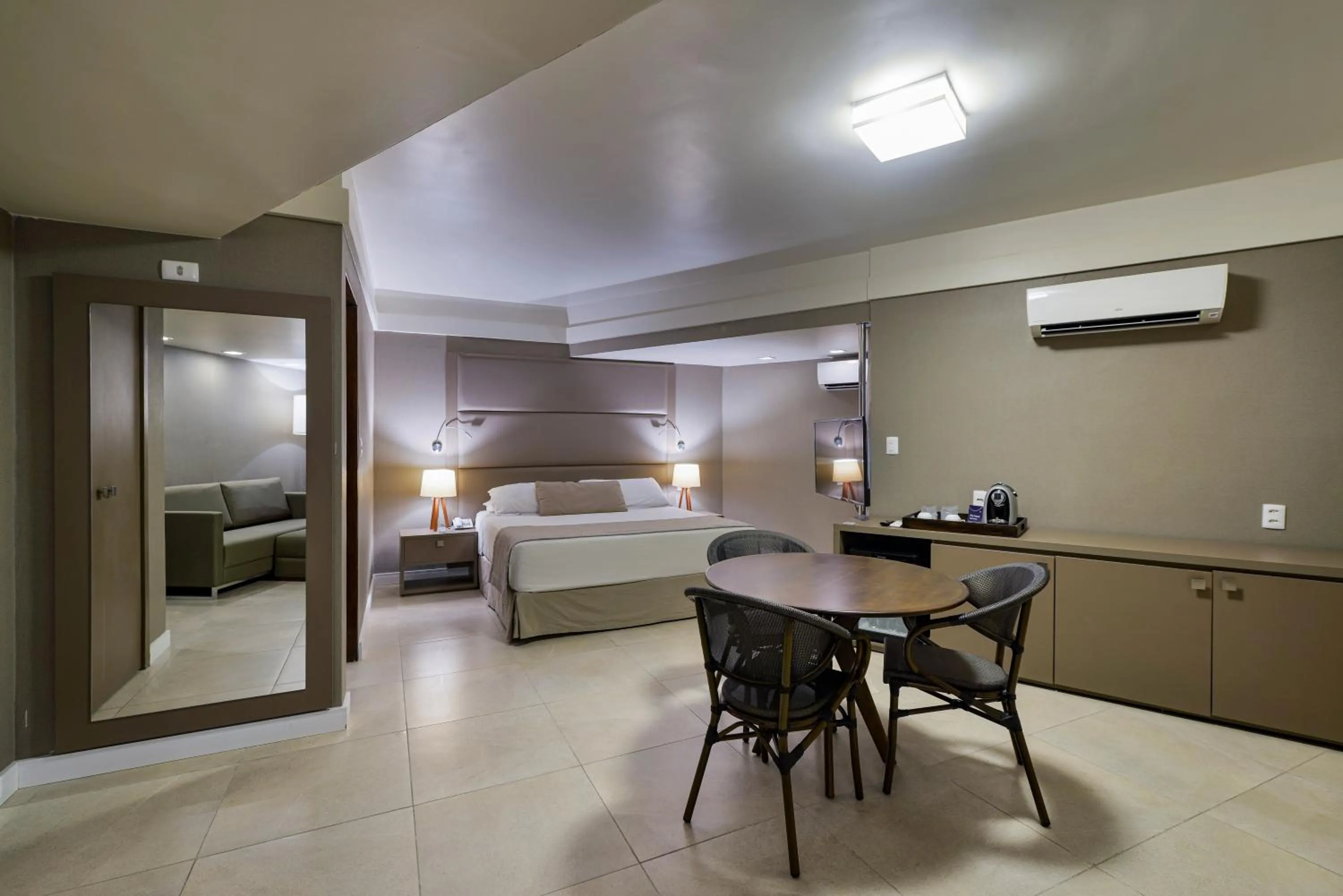 Bedroom, Bed in Hardman Praia Hotel